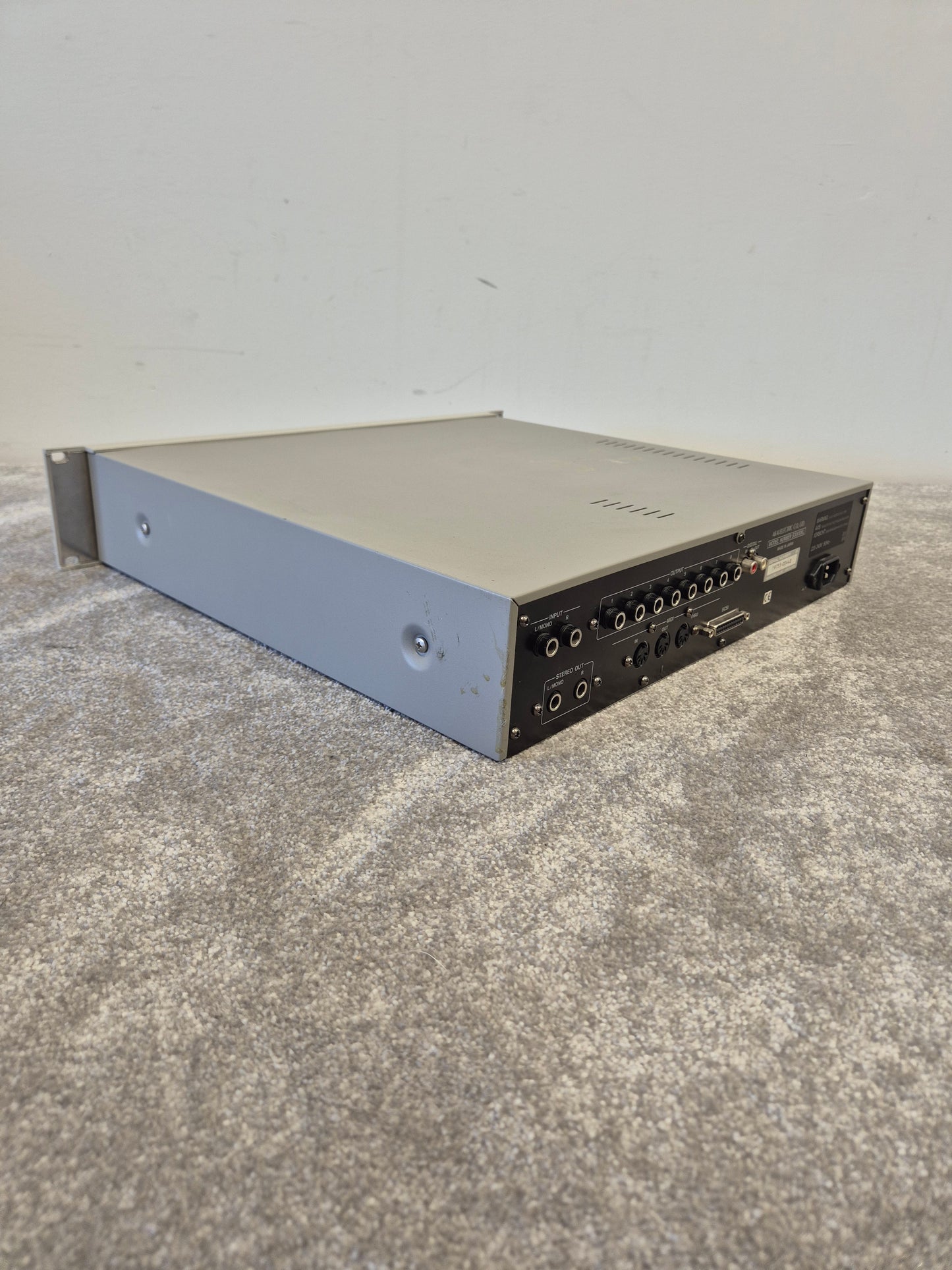 Akai S3000XL - Digital Sample-Based Subtractive Sampler