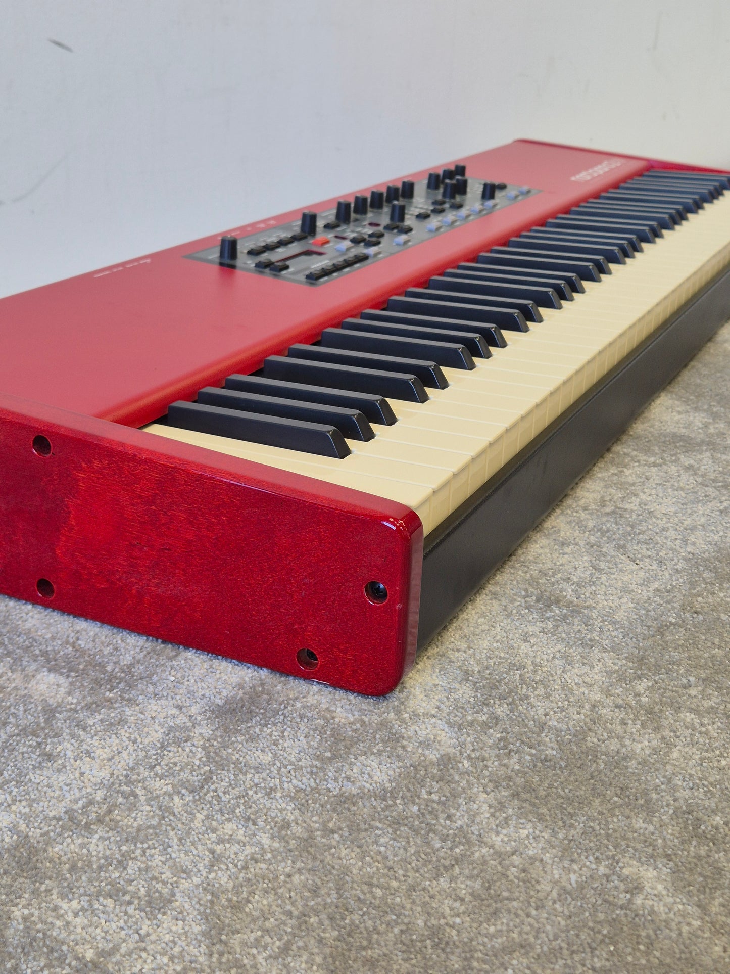 Nord Piano 2 HP - 73-Key Digital Piano and Synthesizer - Excellent
