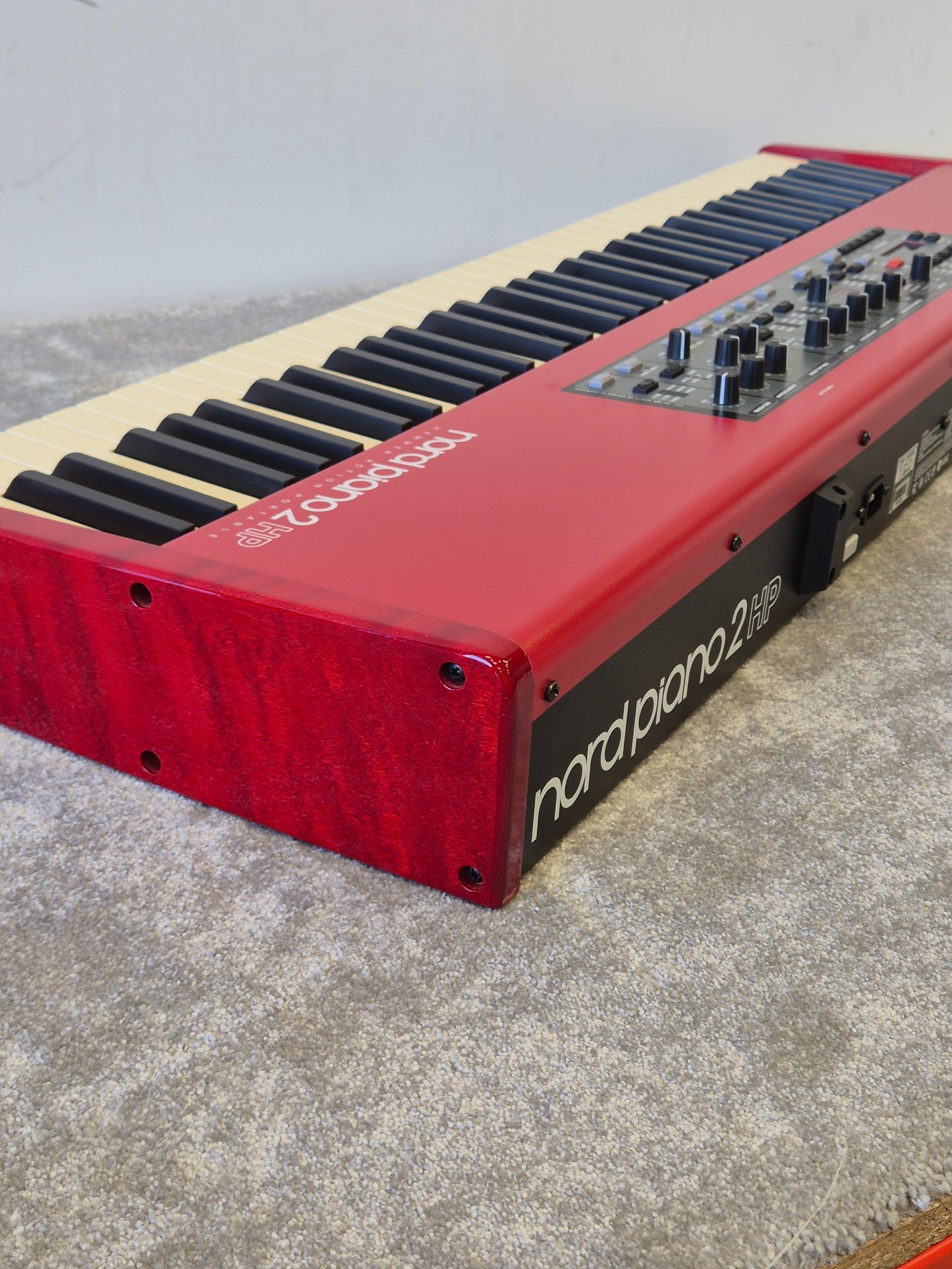 Nord Piano 2 HP - 73-Key Digital Piano and Synthesizer - Excellent