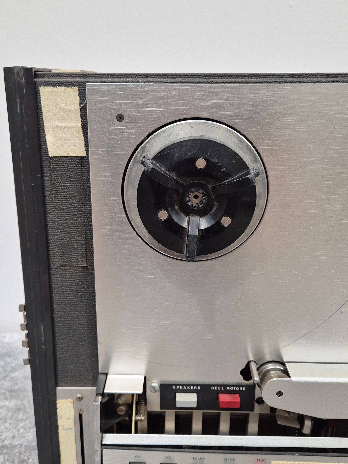 Revox HS77 Reel-to-Reel Tape Recorder - High-Quality Audio, Durable Design - Good w/ Hard Case
