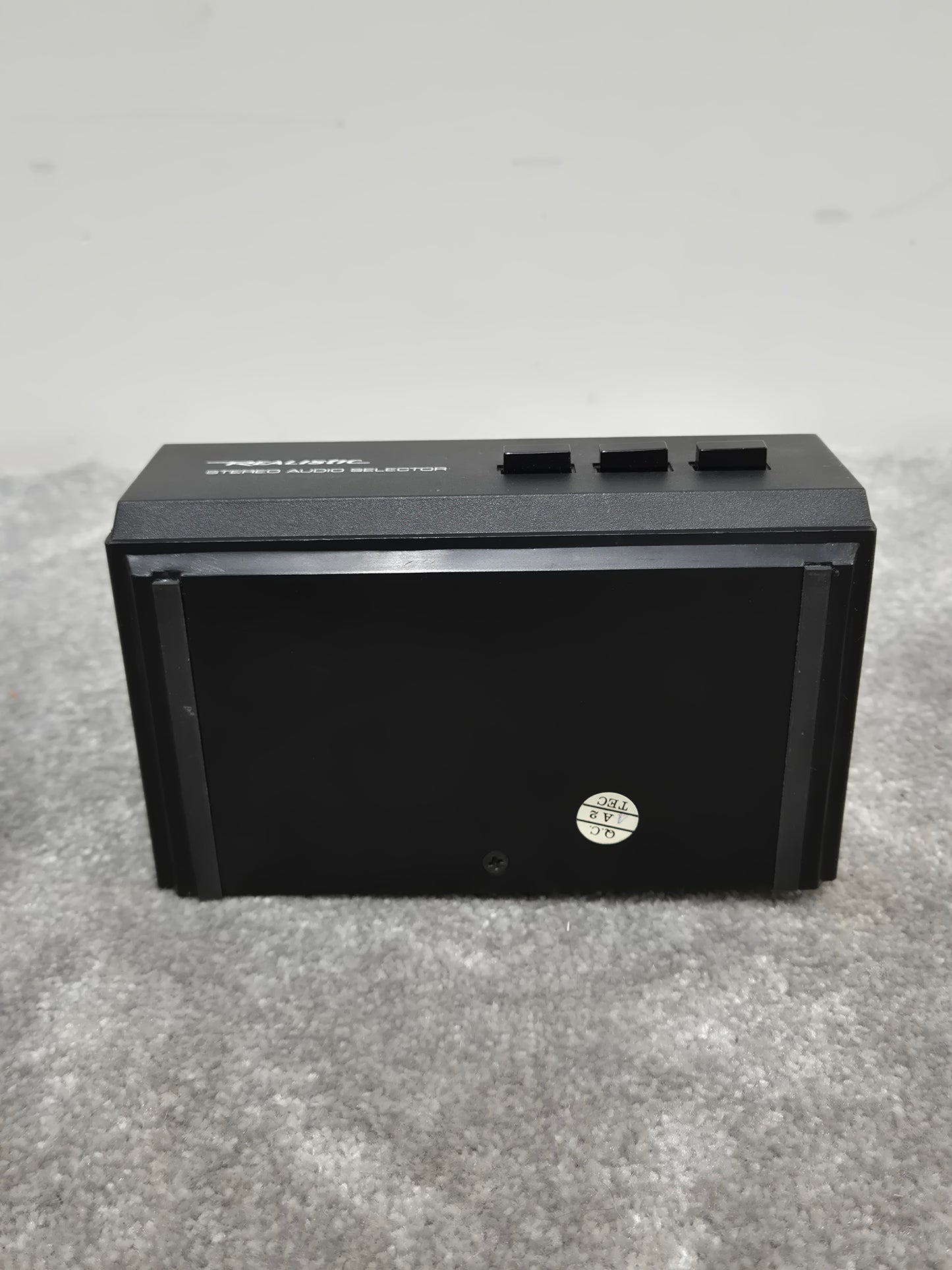 Realistic Stereo Audio Selector - Digital-to-Analog Converter - Excellent
