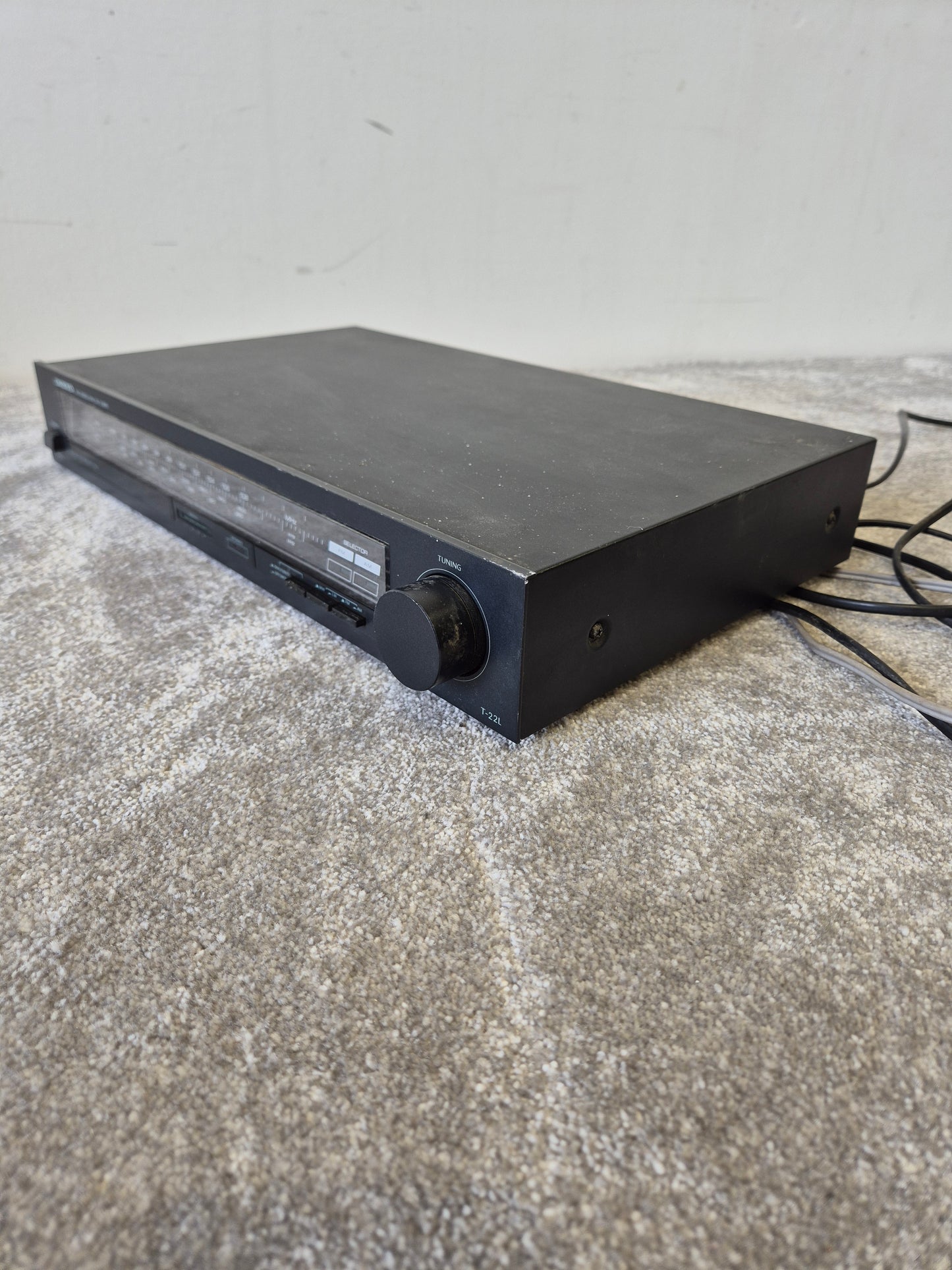 Onkyo T-22L- Vintage FM/MW/LW Stereo Tuner (Read Description)