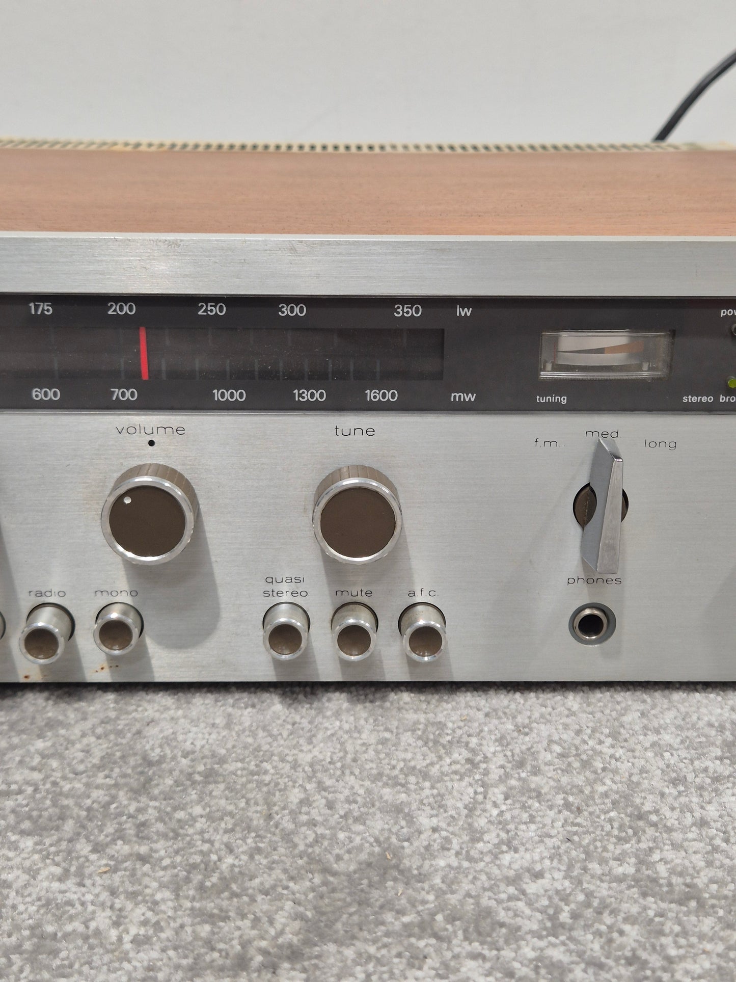 Leak Delta 75 Receiver - Vintage Stereo Receiver (Spares or Repairs)