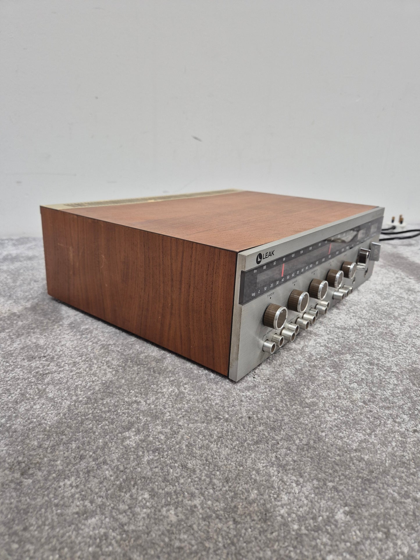 Leak Delta 75 Receiver - Vintage Stereo Receiver (Spares or Repairs)