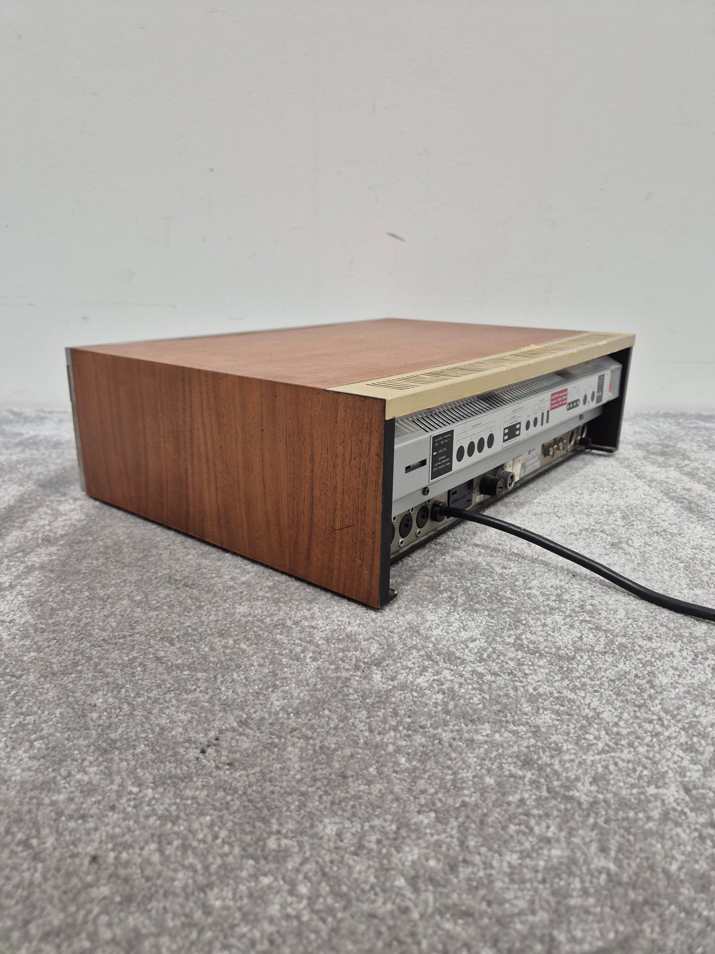 Leak Delta 75 Receiver - Vintage Stereo Receiver (Spares or Repairs)