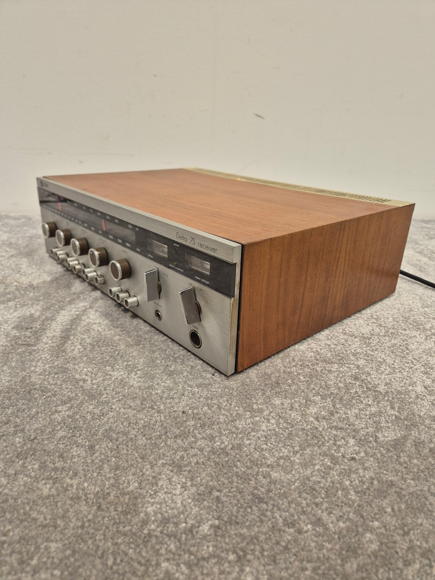 Leak Delta 75 Receiver - Vintage Stereo Receiver (Spares or Repairs)