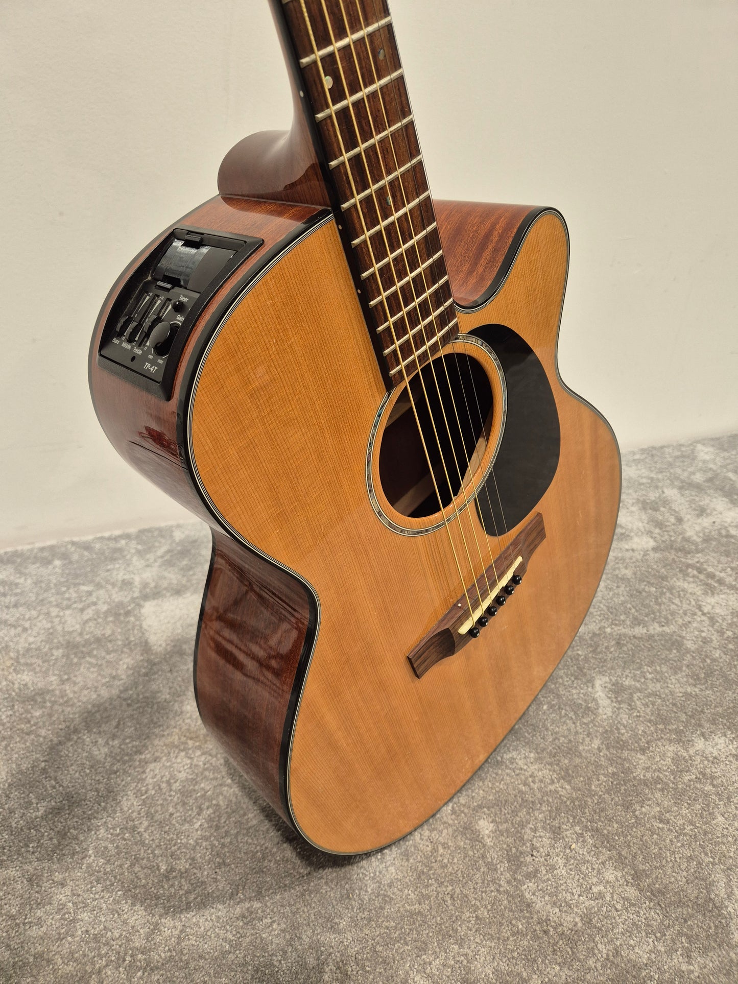 Takamine EG440SC - Acoustic-Electric Guitar - Good