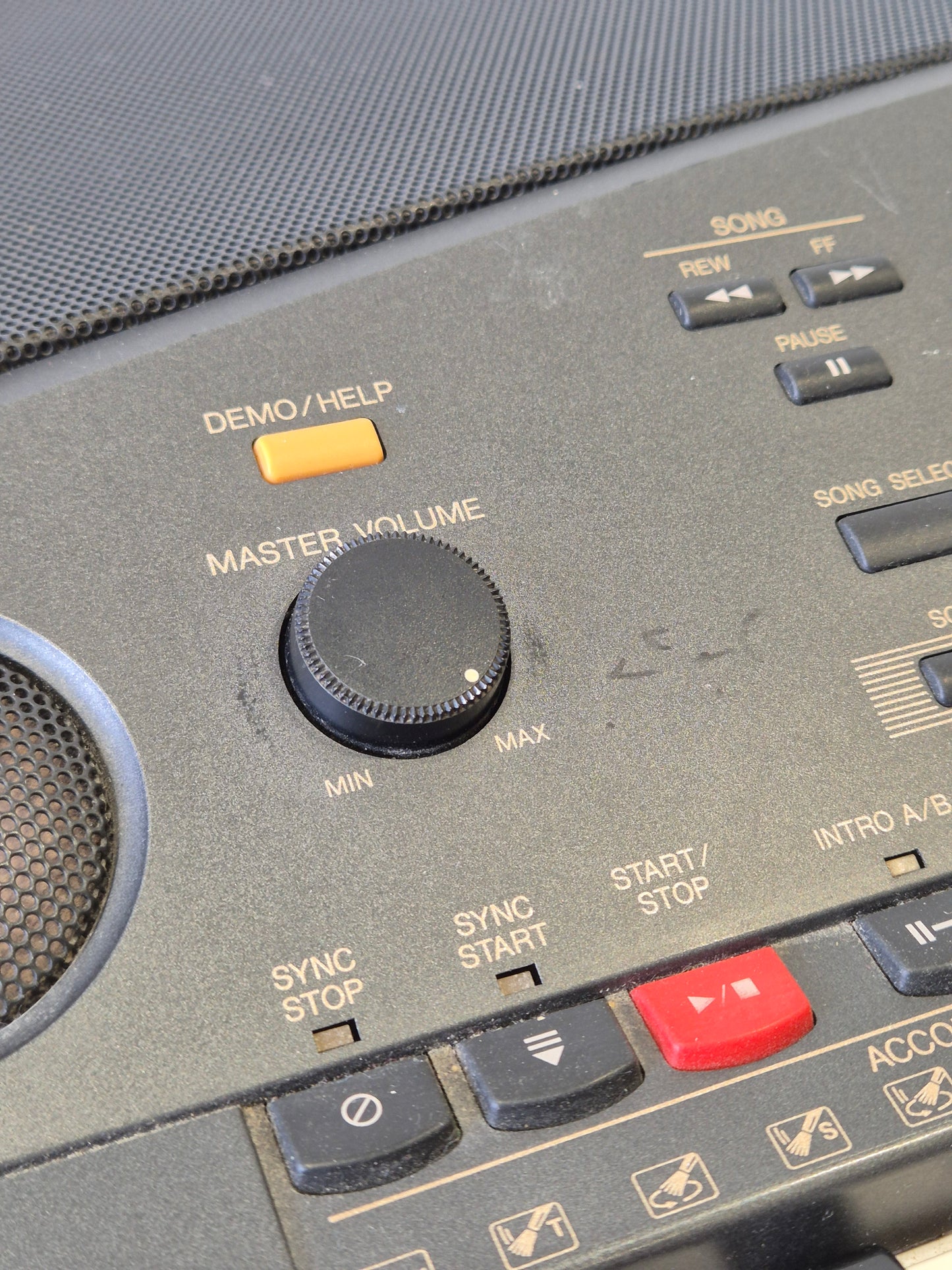 Yamaha PSR-8000 - Versatile Electronic Keyboard - Fair