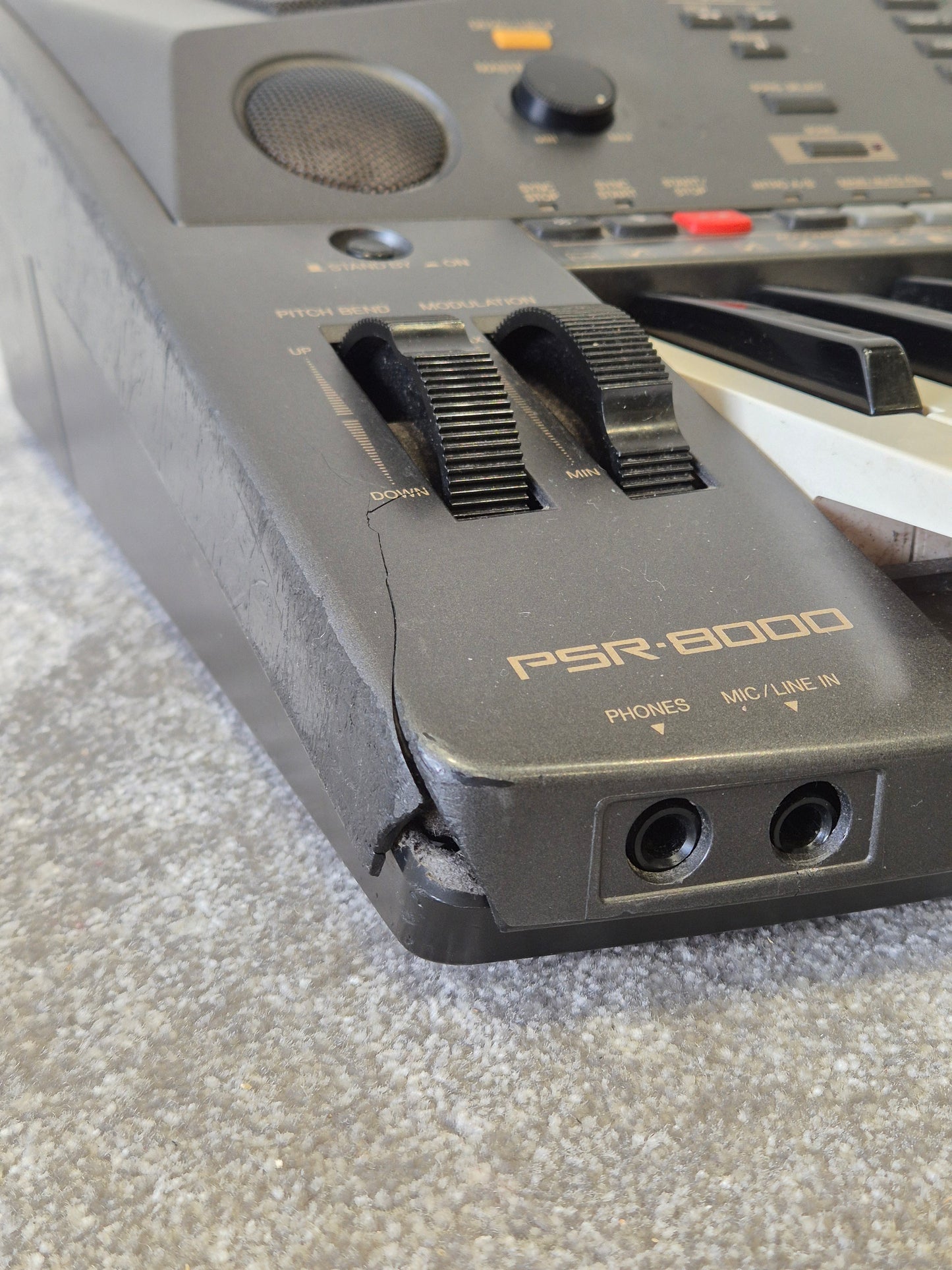 Yamaha PSR-8000 - Versatile Electronic Keyboard - Fair