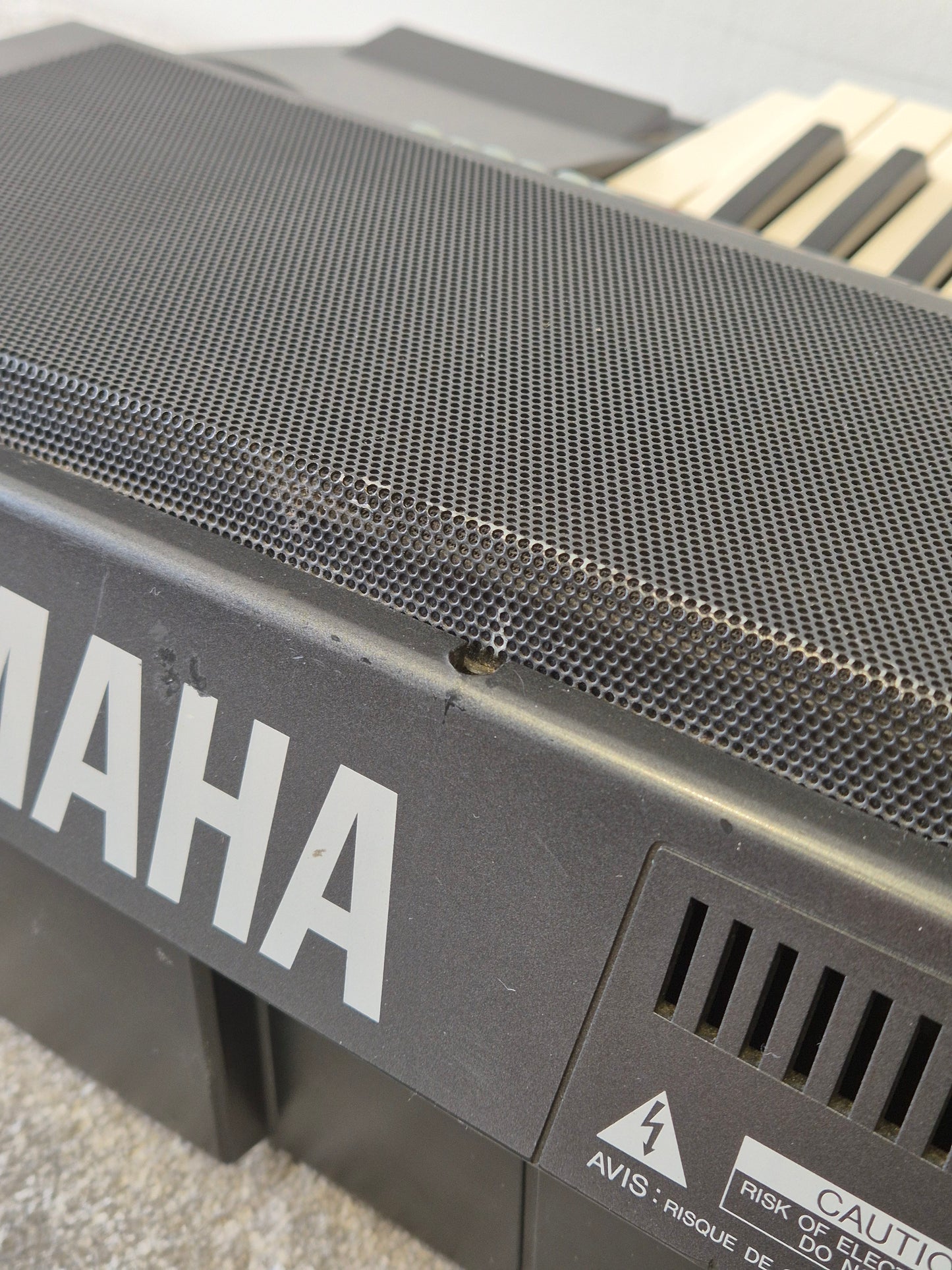 Yamaha PSR-8000 - Versatile Electronic Keyboard - Fair