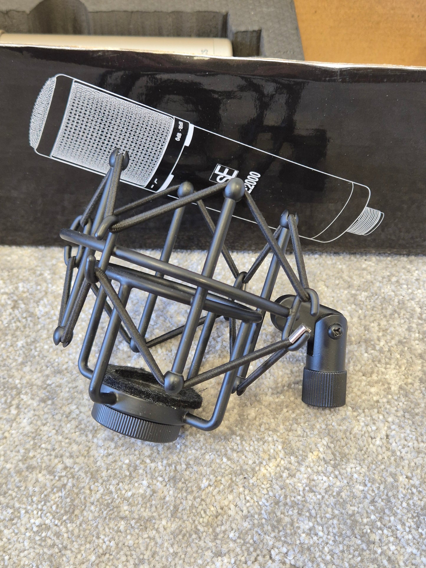 sE Electronics sE2000 - Condenser Microphone w/ Original Box - Excellent Condition