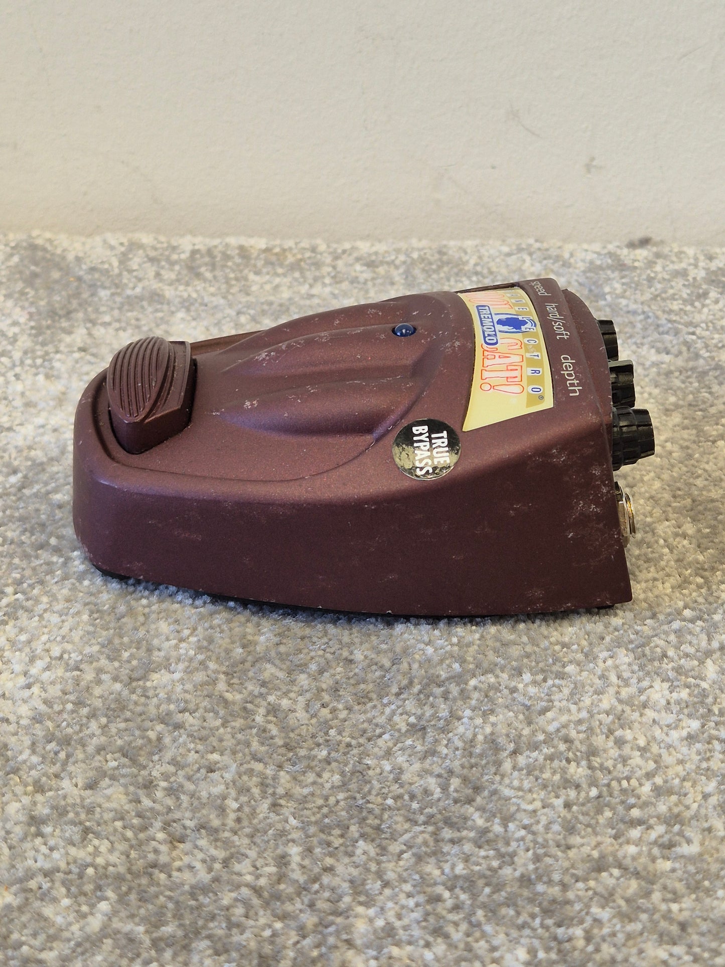 Danelectro Cool Cat Tremolo Pedal – Vintage-Style Modulation Guitar Pedal – Good Condition