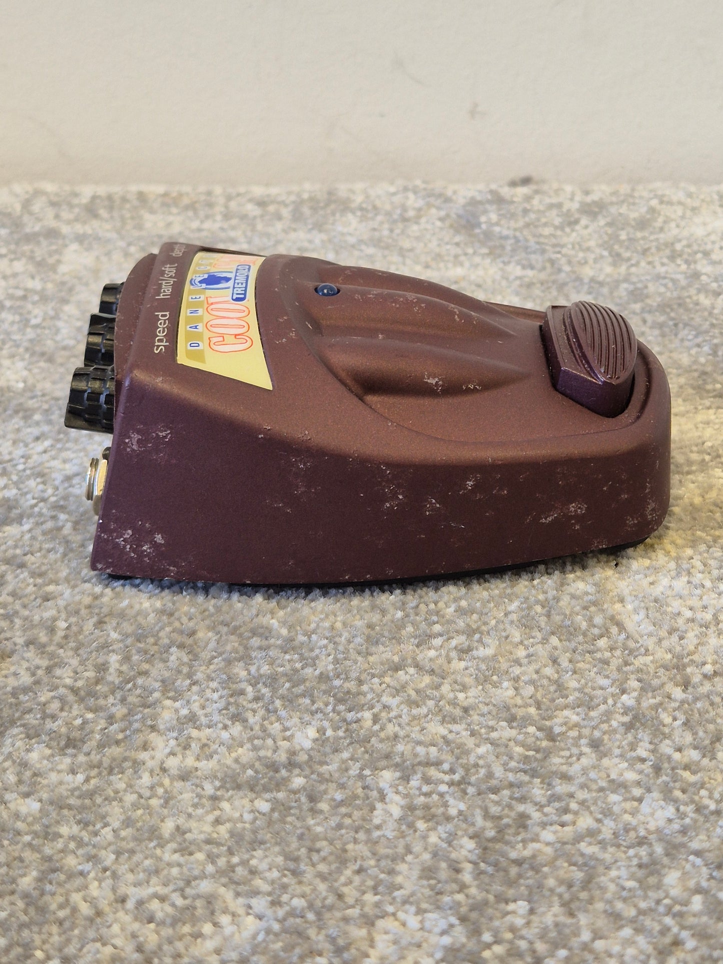 Danelectro Cool Cat Tremolo Pedal – Vintage-Style Modulation Guitar Pedal – Good Condition