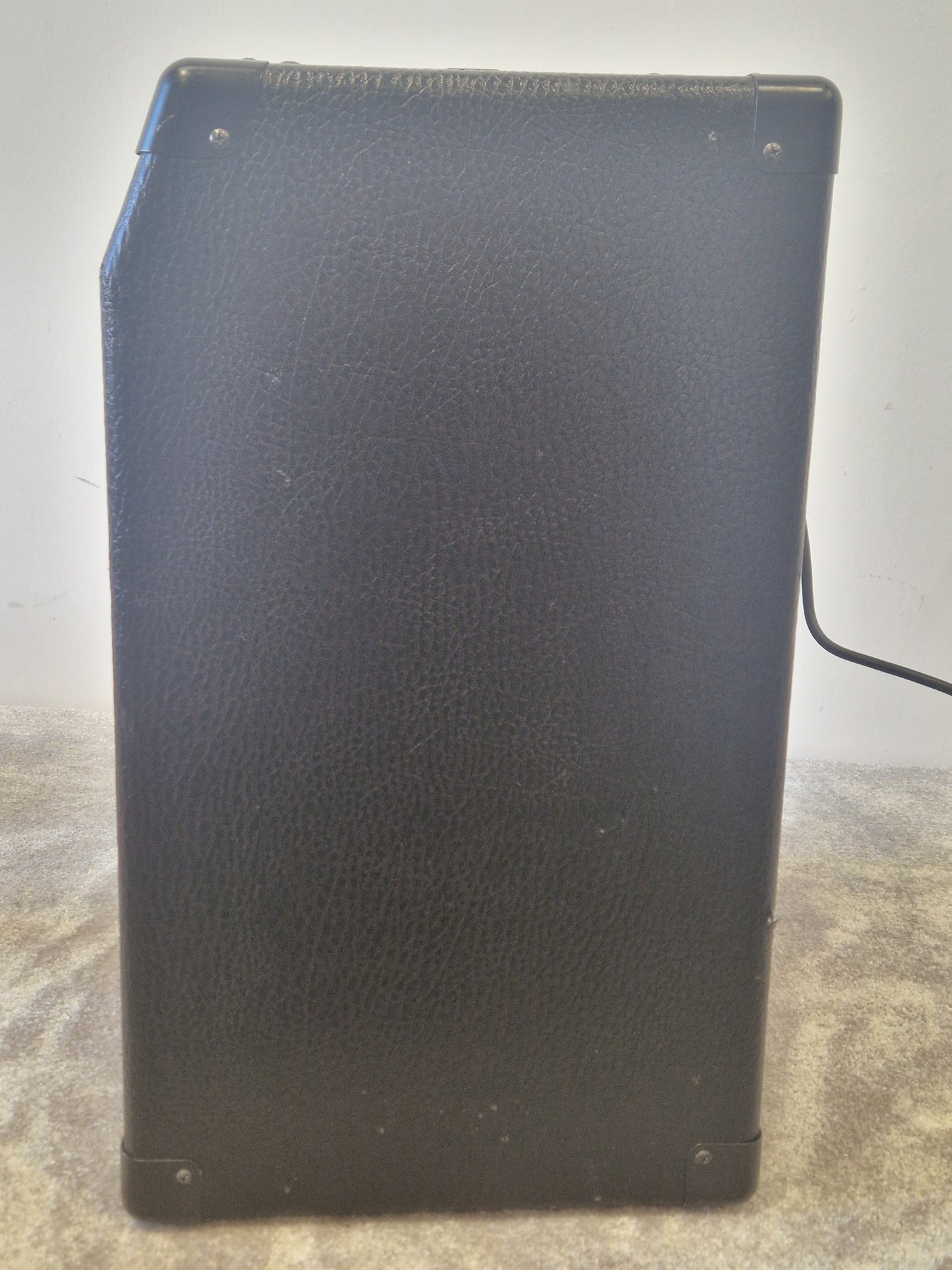 Peavey Max 112 Bass Combo Amp – 200W, TransTube Gain, 3-Band EQ - Very Good