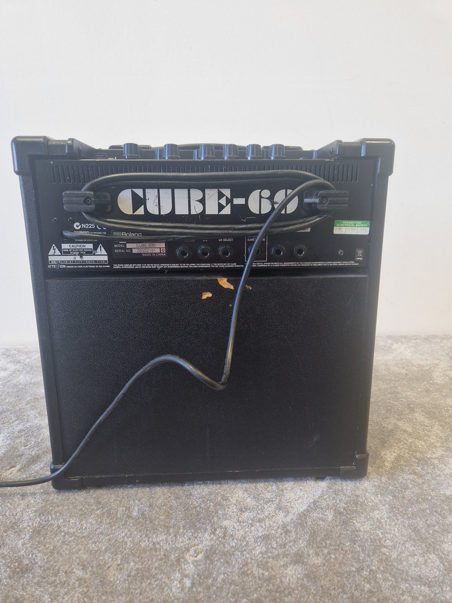 Roland Cube 60 Guitar Amp – 60W Combo, COSM Modeling, Built-In Effects, Dual Channels, 12" Speaker - Very Good