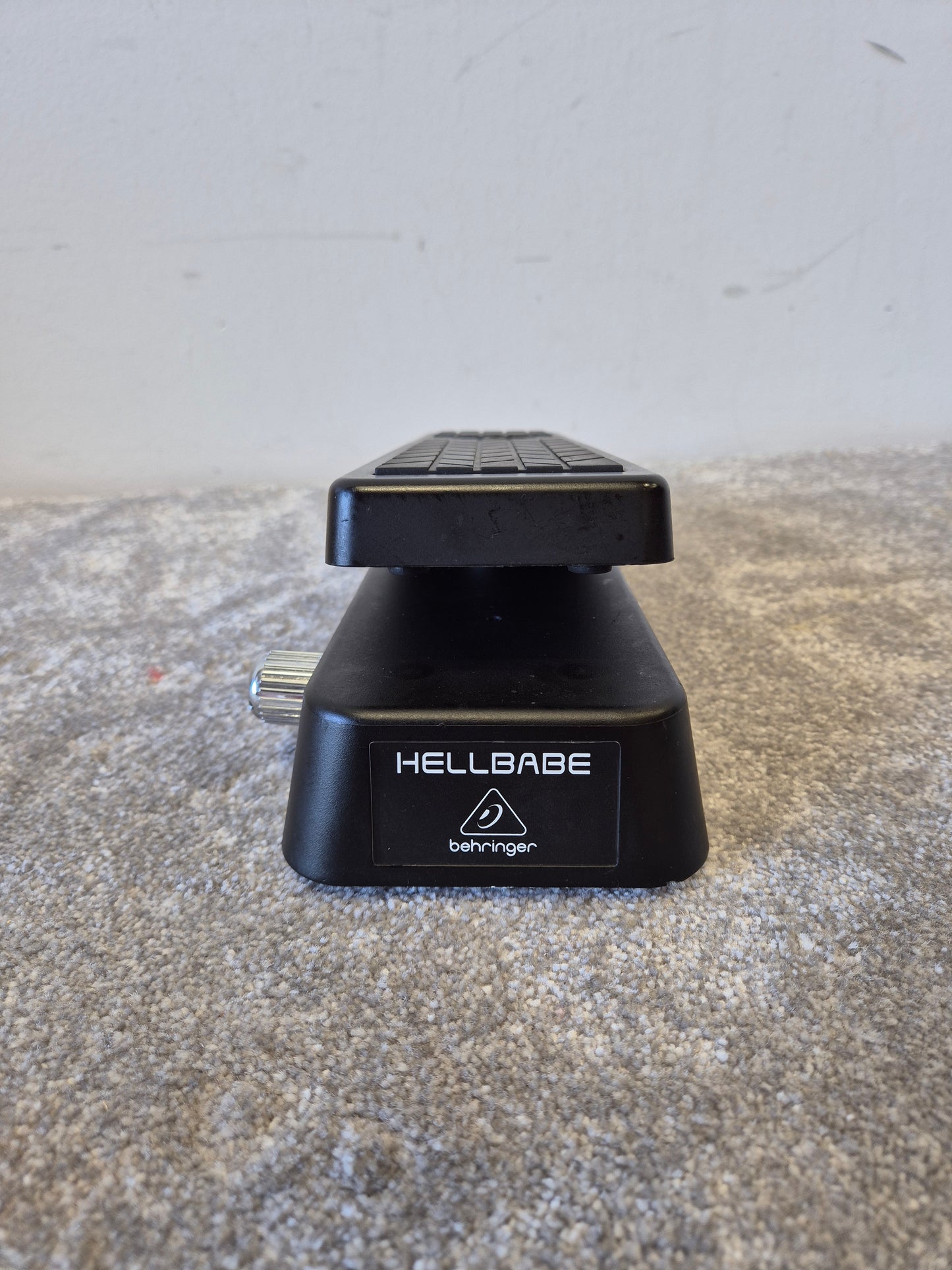 Behringer HB01 Hellbabe - Wah Pedal - Excellent