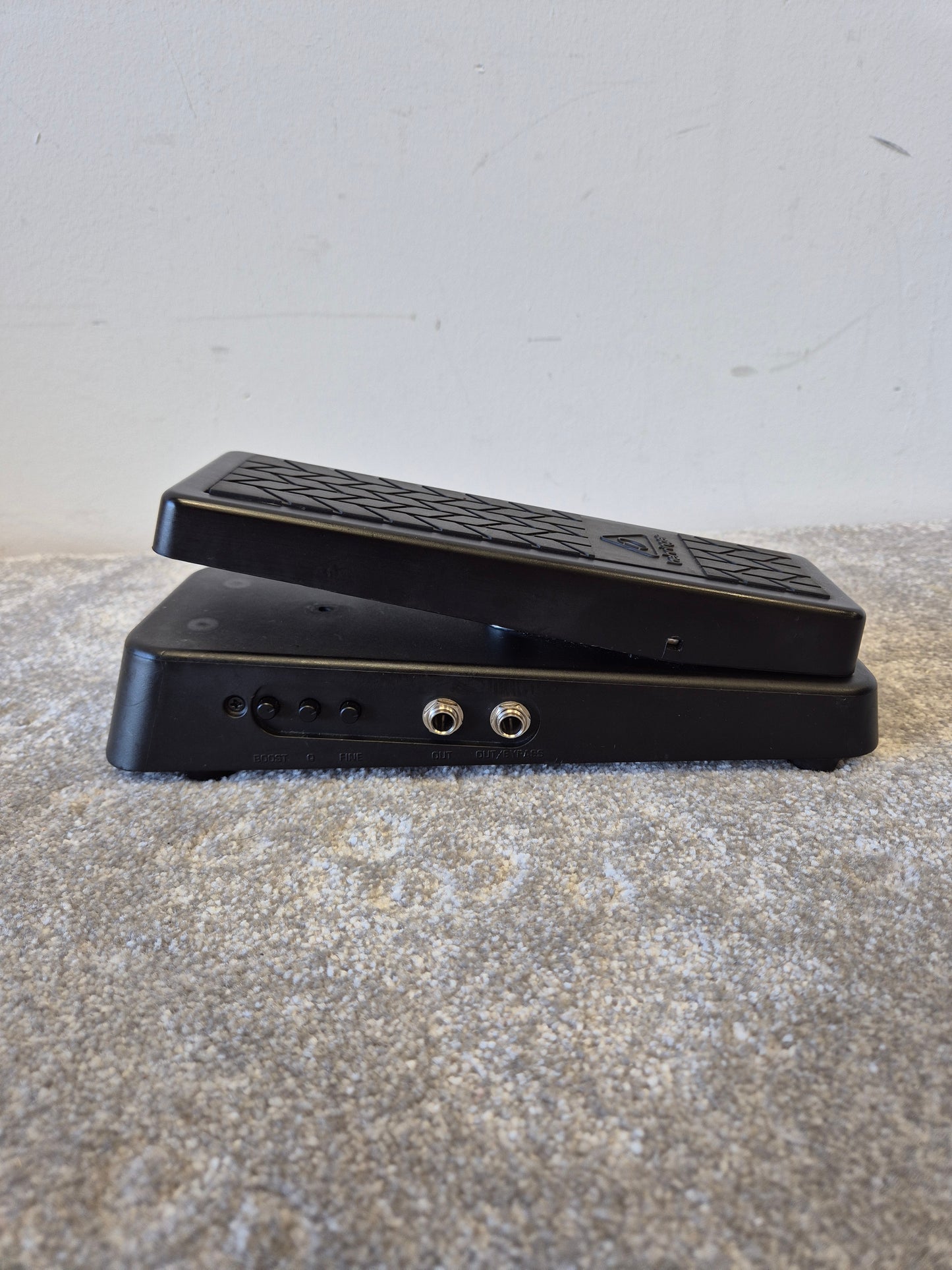 Behringer HB01 Hellbabe - Wah Pedal - Excellent