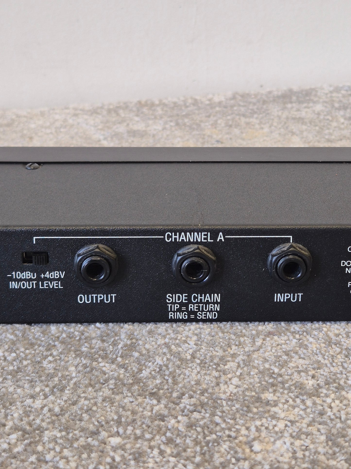 Alesis 3630 Compressor - Dual-Channel Compressor/Limiter w/ Original Box
