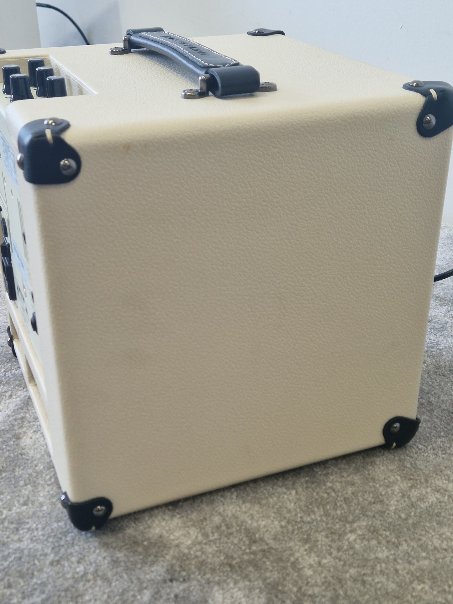 DV Mark Little Jazz 1x8" Combo Amp – Compact, Clean Tone for Jazz Guitar - Excellent