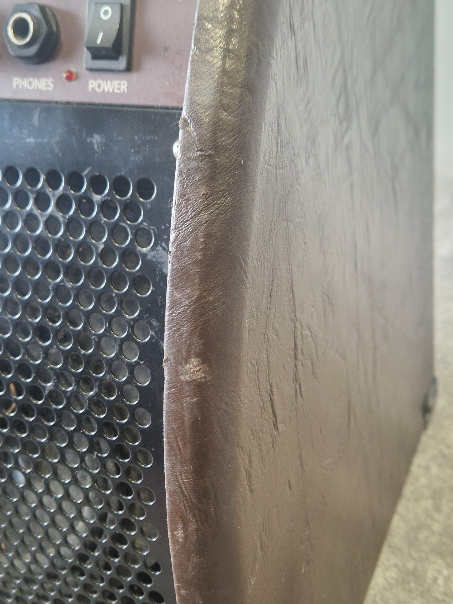 Chord CA-15 Guitar Amp – Good Condition – 15W Practice Combo with Clean & Overdrive Channels