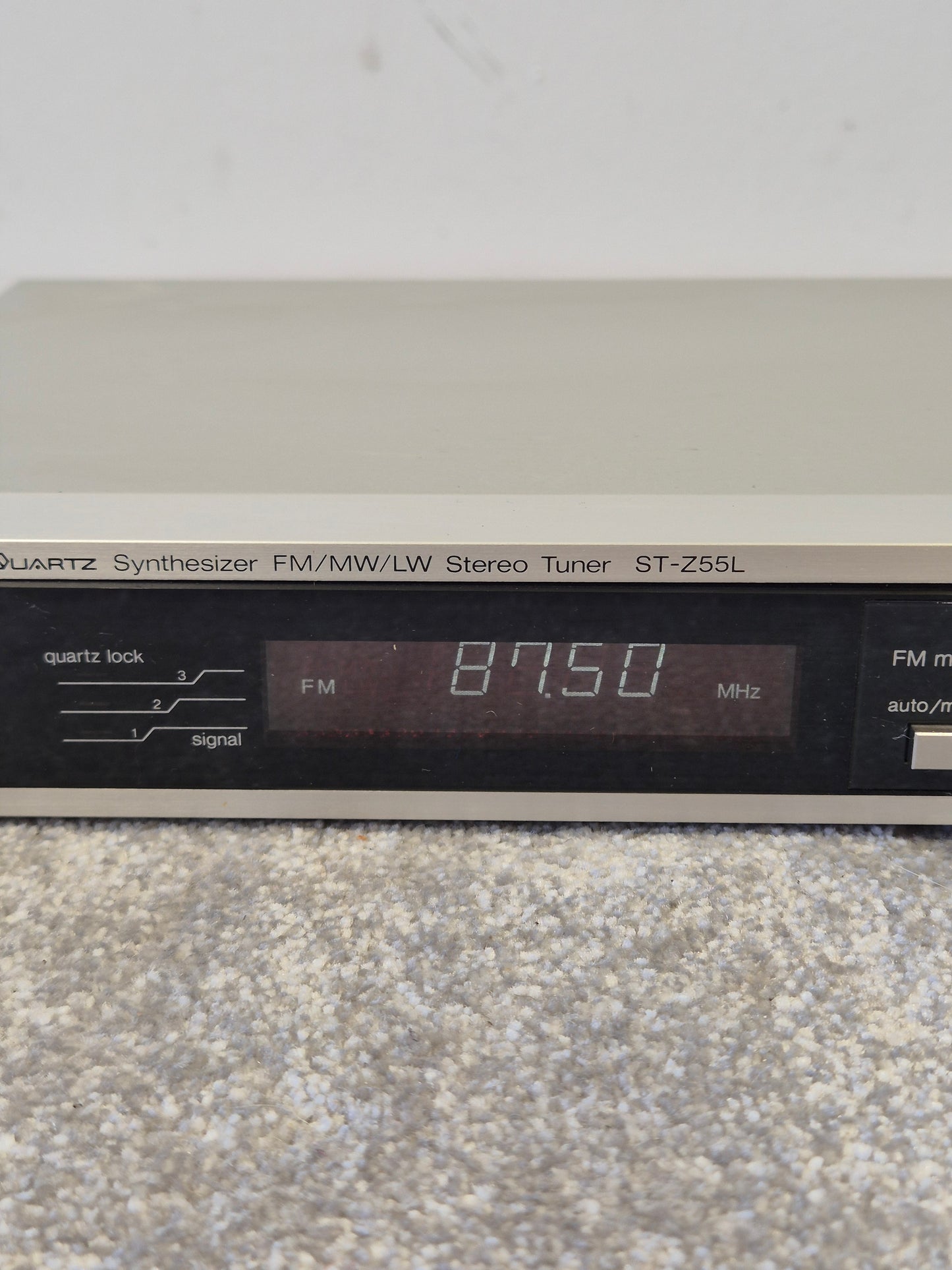 Technics ST-Z55L Quartz Synthesizer FM/MW/LW Stereo Tuner w/ Original Box – Very Good