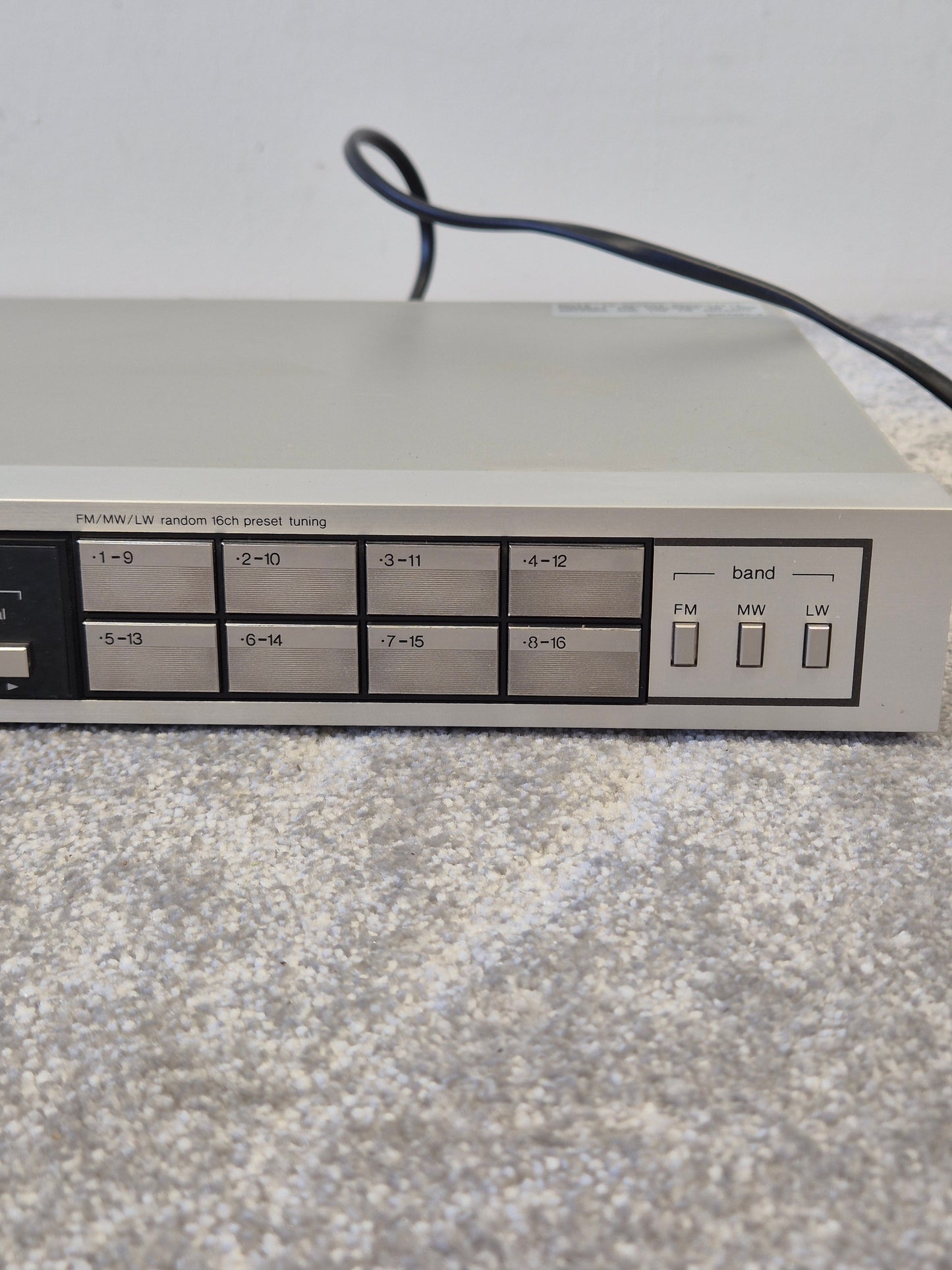 Technics ST-Z55L Quartz Synthesizer FM/MW/LW Stereo Tuner w/ Original Box – Very Good