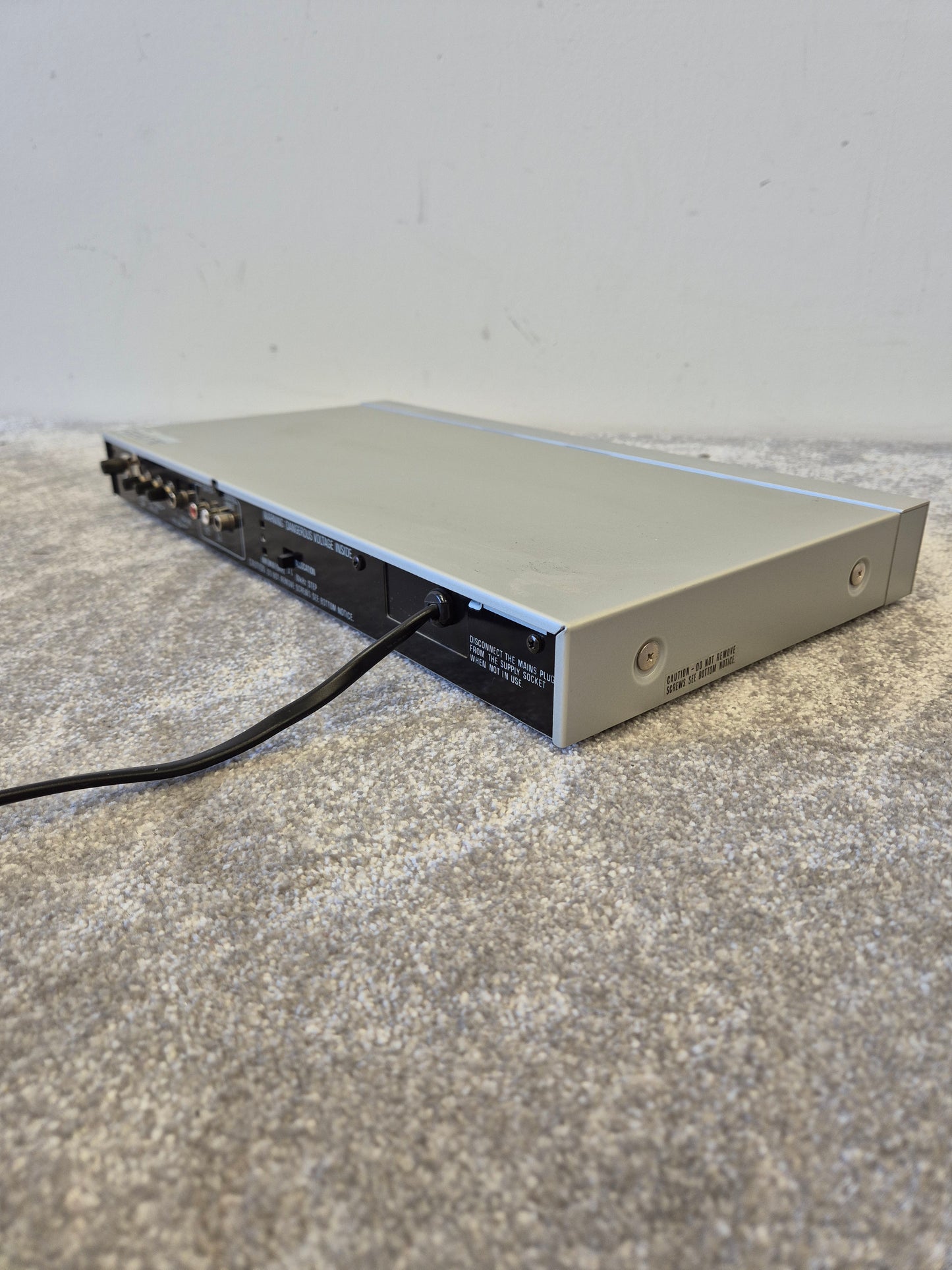 Technics ST-Z55L Quartz Synthesizer FM/MW/LW Stereo Tuner w/ Original Box – Very Good