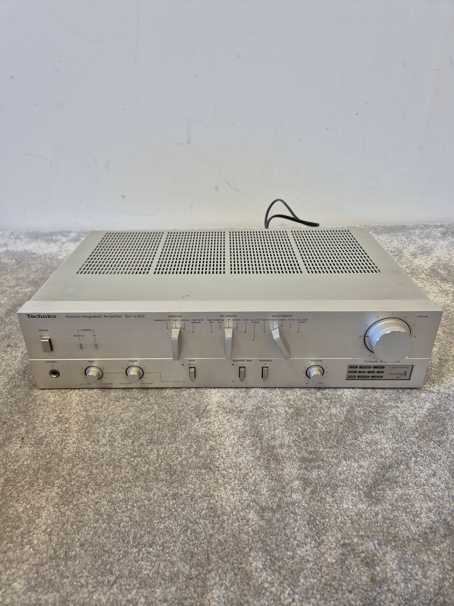 Technics SU-V303 Stereo Integrated Amplifier w/ Original Box – Very Good
