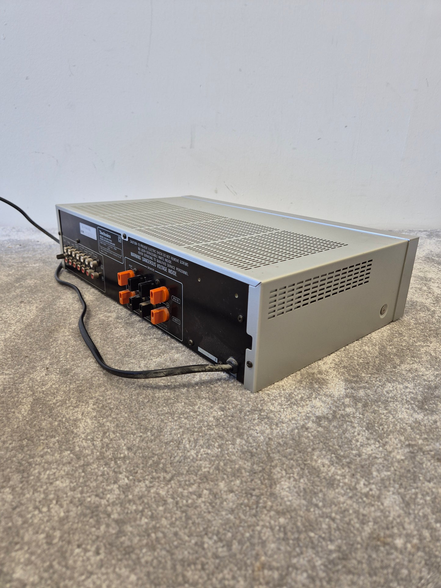 Technics SU-V303 Stereo Integrated Amplifier w/ Original Box – Very Good