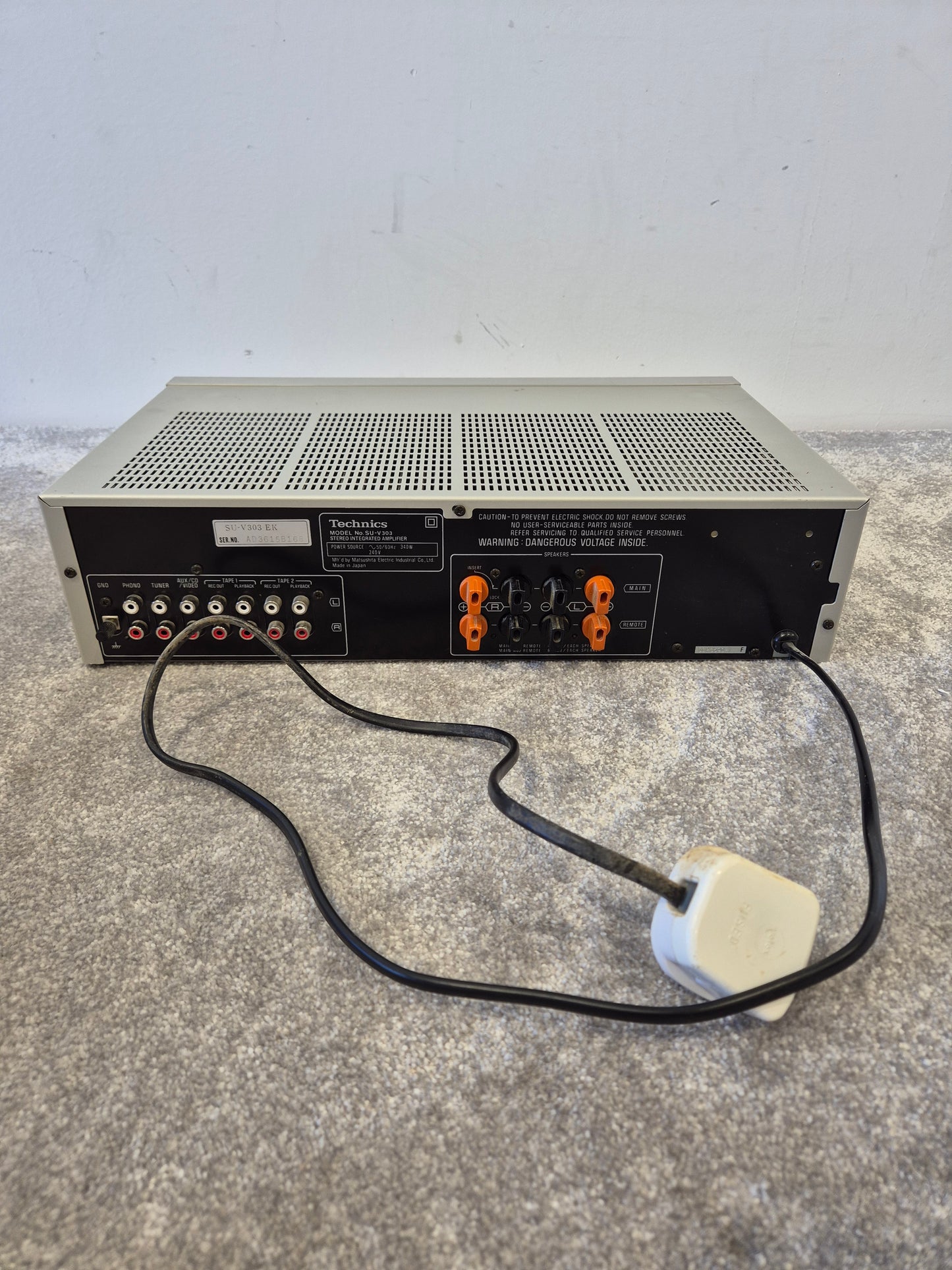 Technics SU-V303 Stereo Integrated Amplifier w/ Original Box – Very Good