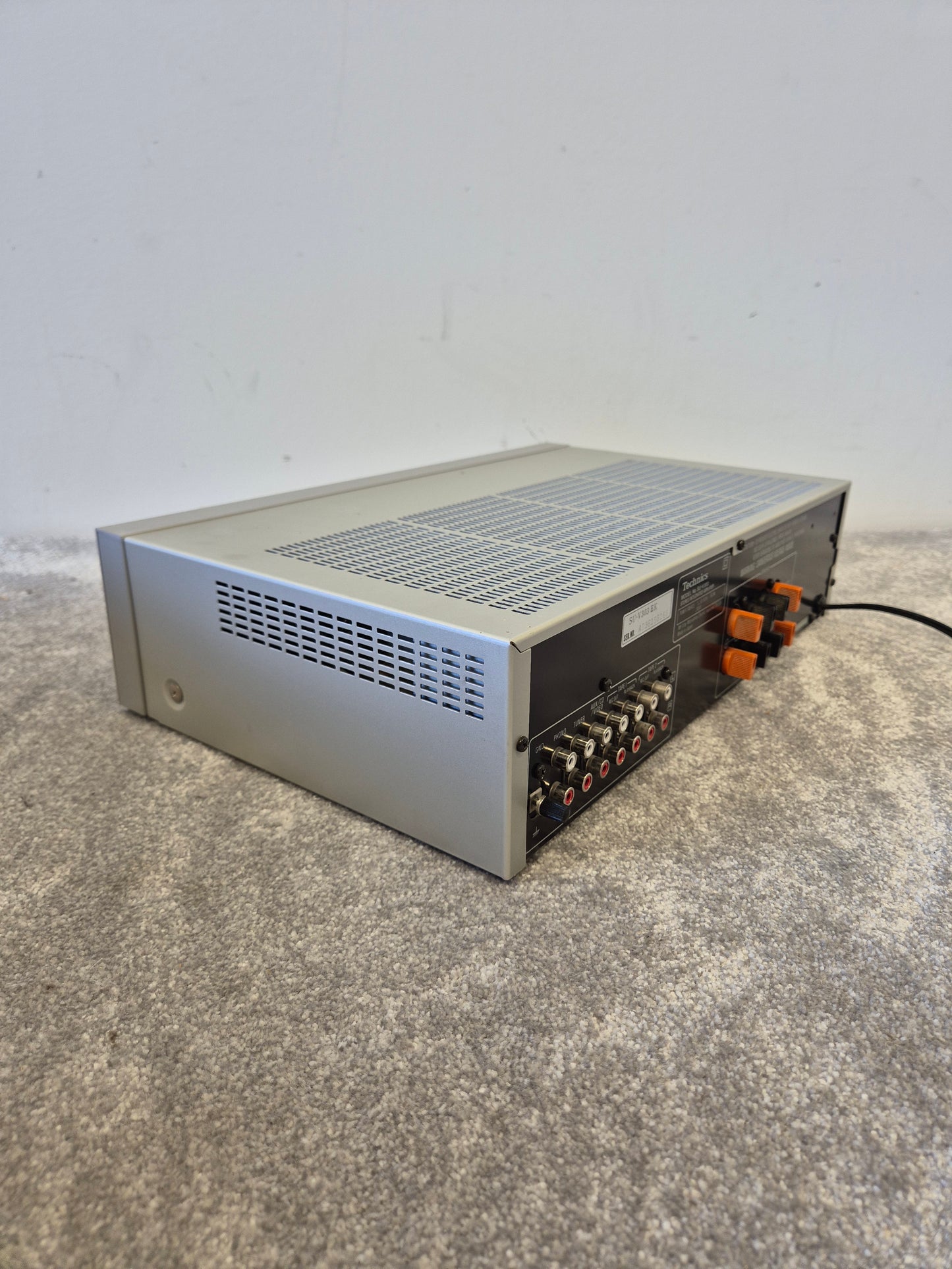 Technics SU-V303 Stereo Integrated Amplifier w/ Original Box – Very Good