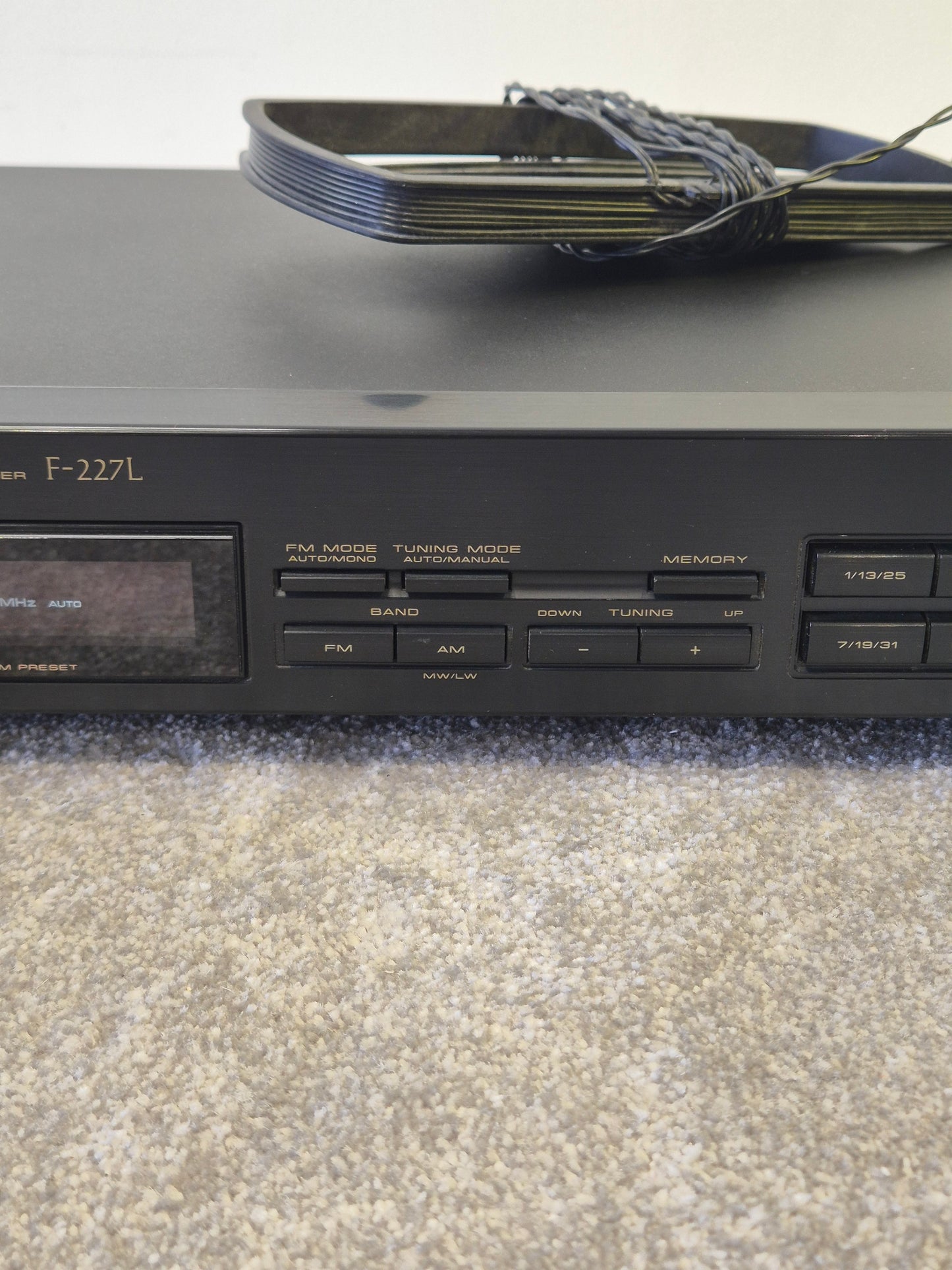 Pioneer F-227L - Digital FM/AM Tuner - Vintage Hi-Fi Stereo Component - Good