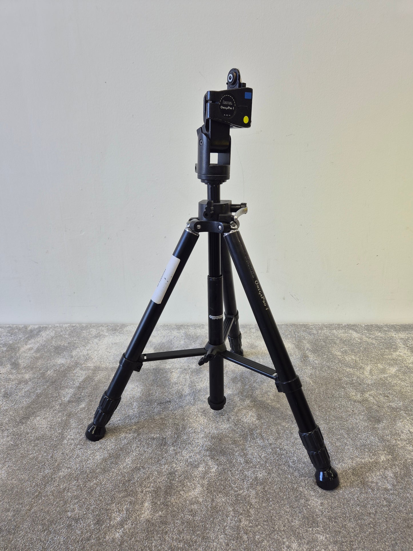 Hama OmegaPro Tripod Stand - Adjustable Height - Lightweight & Stable - Very Good