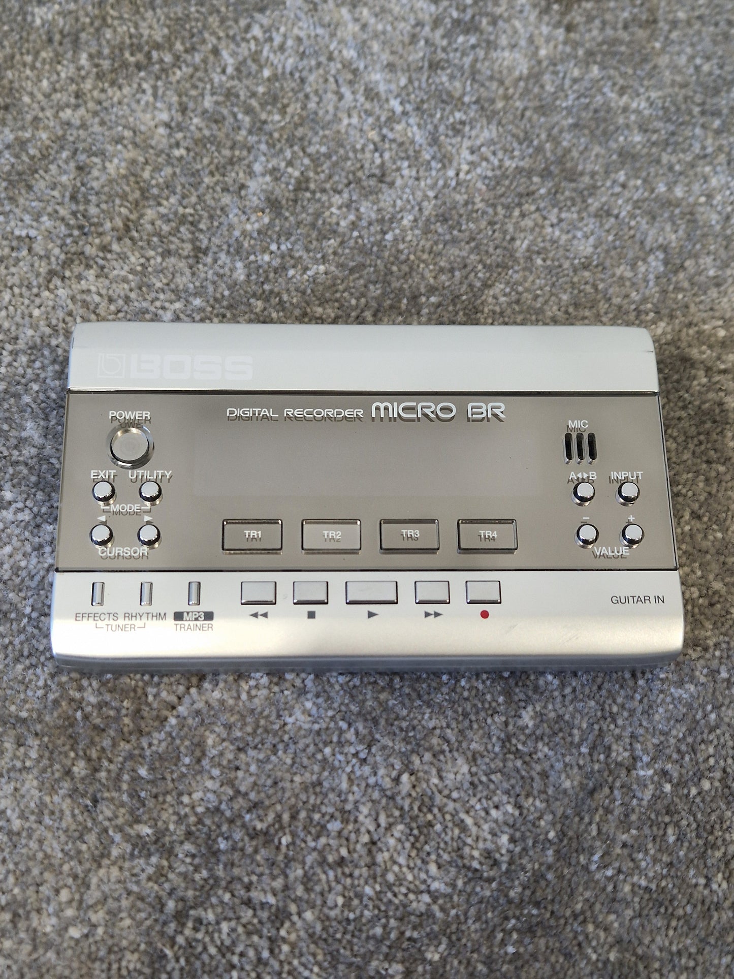 BOSS Micro BR Digital Recorder – 4-Track Studio, MP3 Playback, Multi-Effects, Built-In Mic – Ultra Portable-Very Good