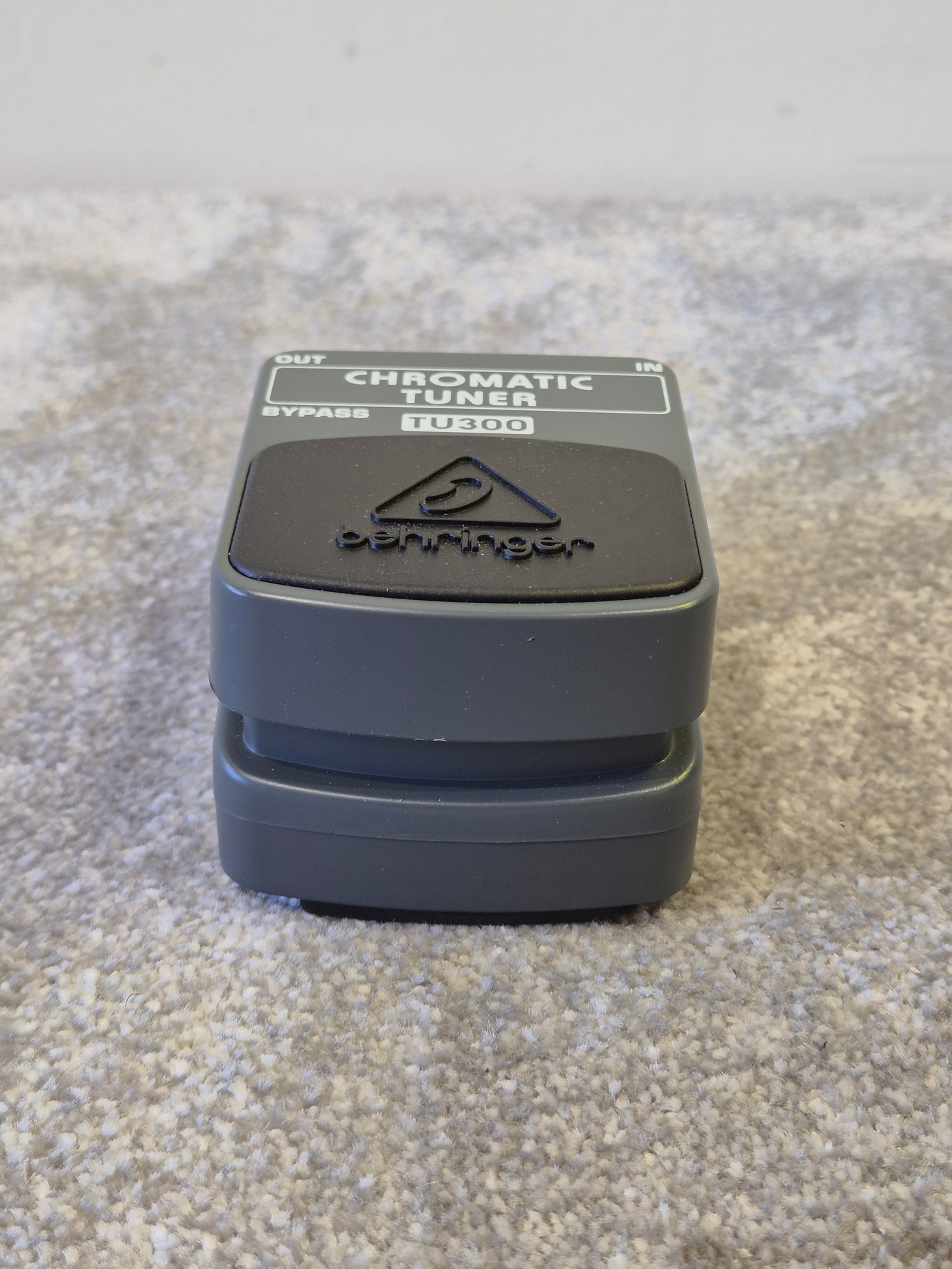 Behringer TU300 Chromatic Tuning Pedal - Excellent
