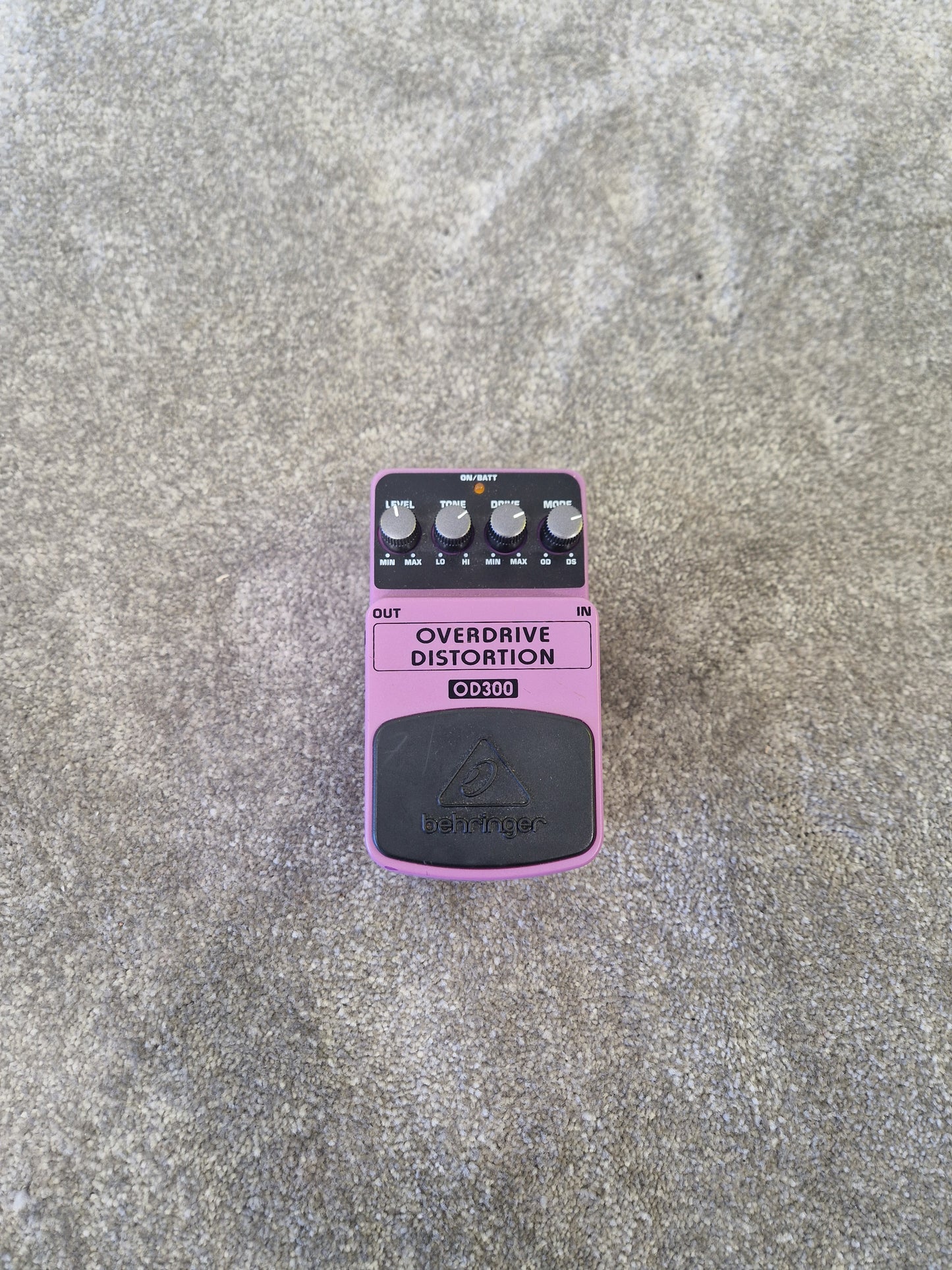 Behringer OD300 - Overdrive/Distortion Pedal - 2-Mode FX with Blend Control - Excellent