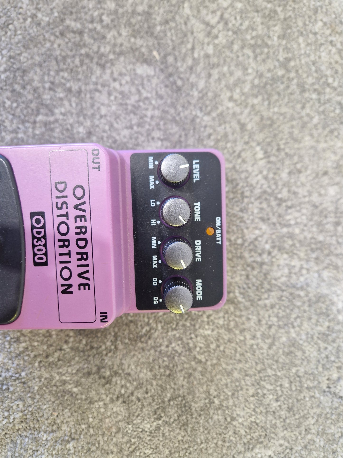Behringer OD300 - Overdrive/Distortion Pedal - 2-Mode FX with Blend Control - Excellent