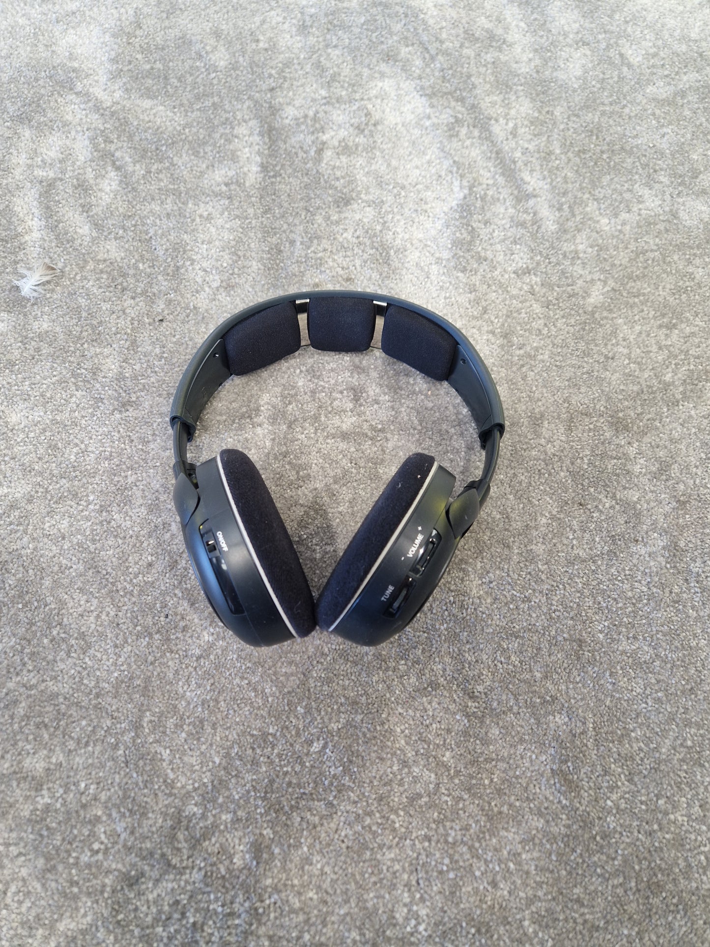 Sennheiser HDR 120 Wireless TV Headphones w/ RS 120 System - Open-Back Design - Very good
