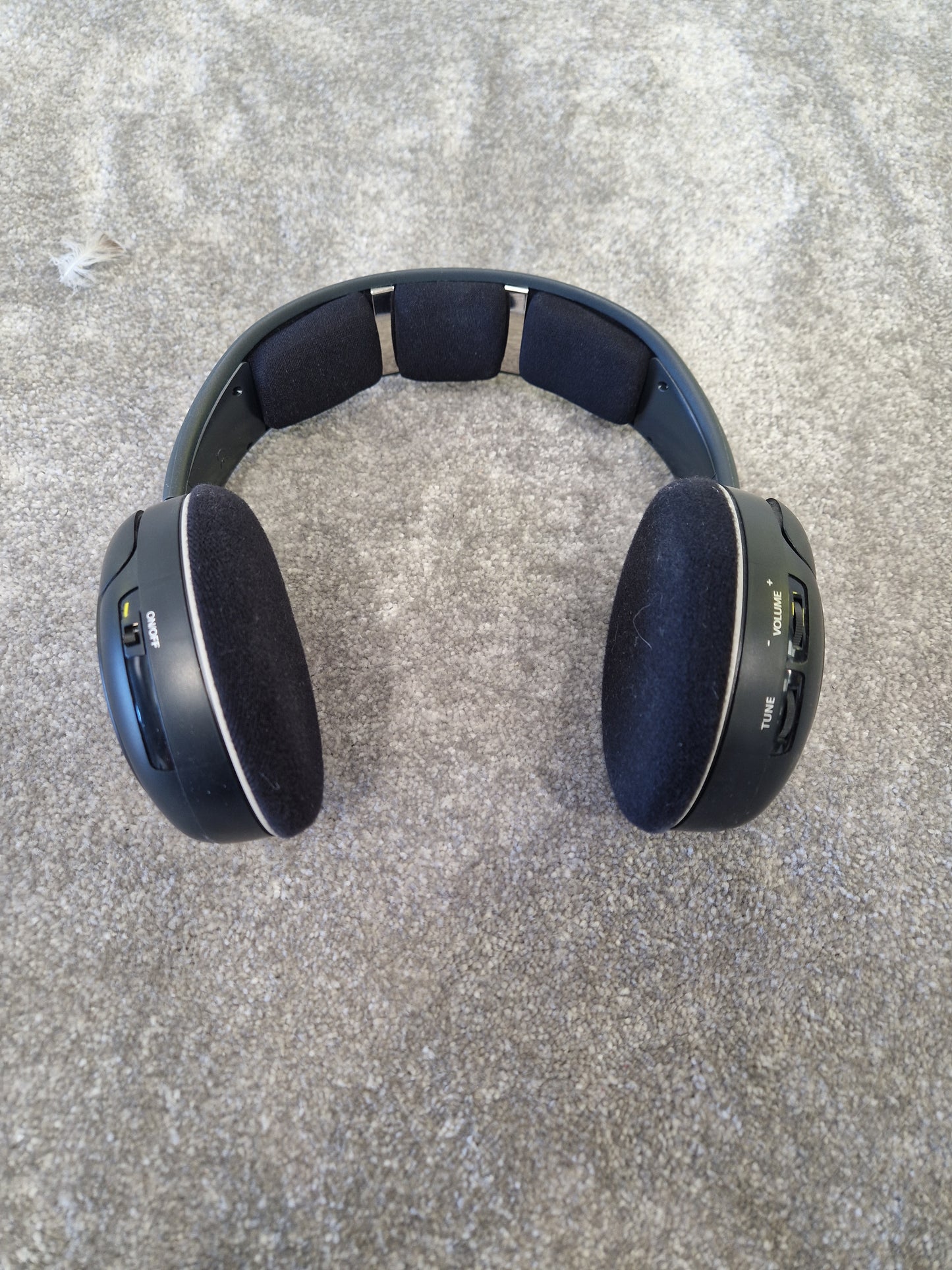 Sennheiser HDR 120 Wireless TV Headphones w/ RS 120 System - Open-Back Design - Very good