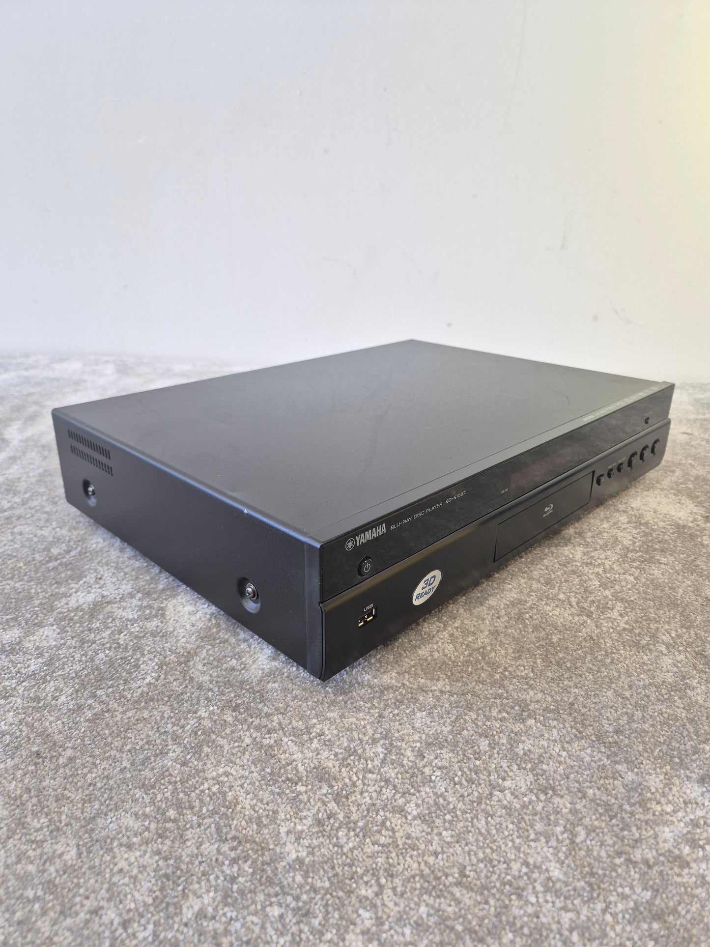 Yamaha BD-S1067 Blu-Ray Player – Full HD 1080p, HDMI (Spares or Repair)