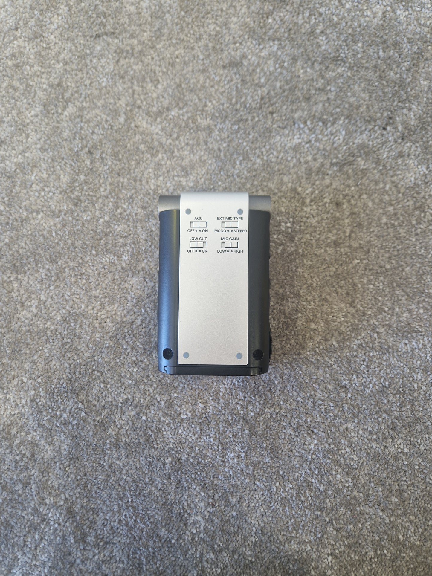 EDIROL R-09 Portable Digital Recorder + Stereo Plug-In Mic – 24-Bit WAV/MP3, USB, SD Card - Good