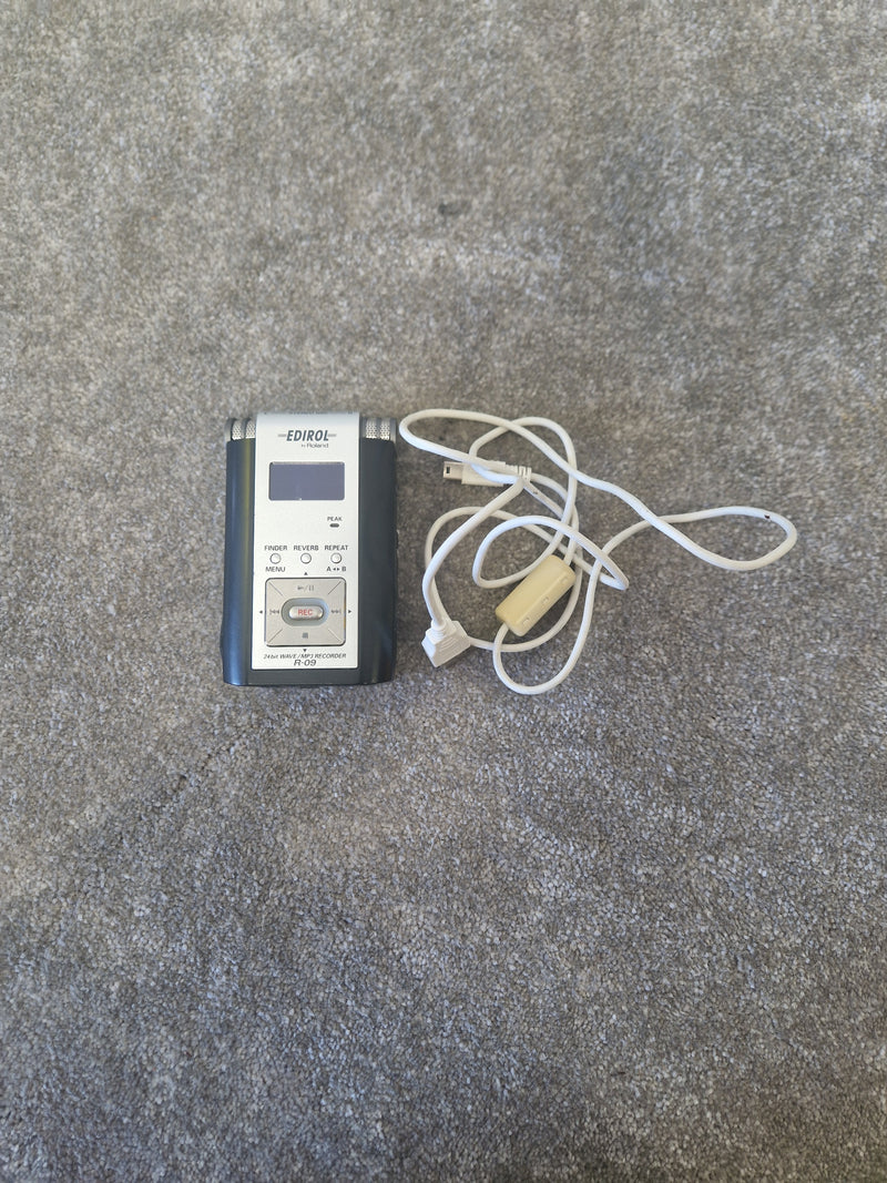 EDIROL R-09 Portable Digital Recorder + Stereo Plug-In Mic - 24-Bit WAV/MP3, USB, SD Card - Spares Or Repairs - image 5