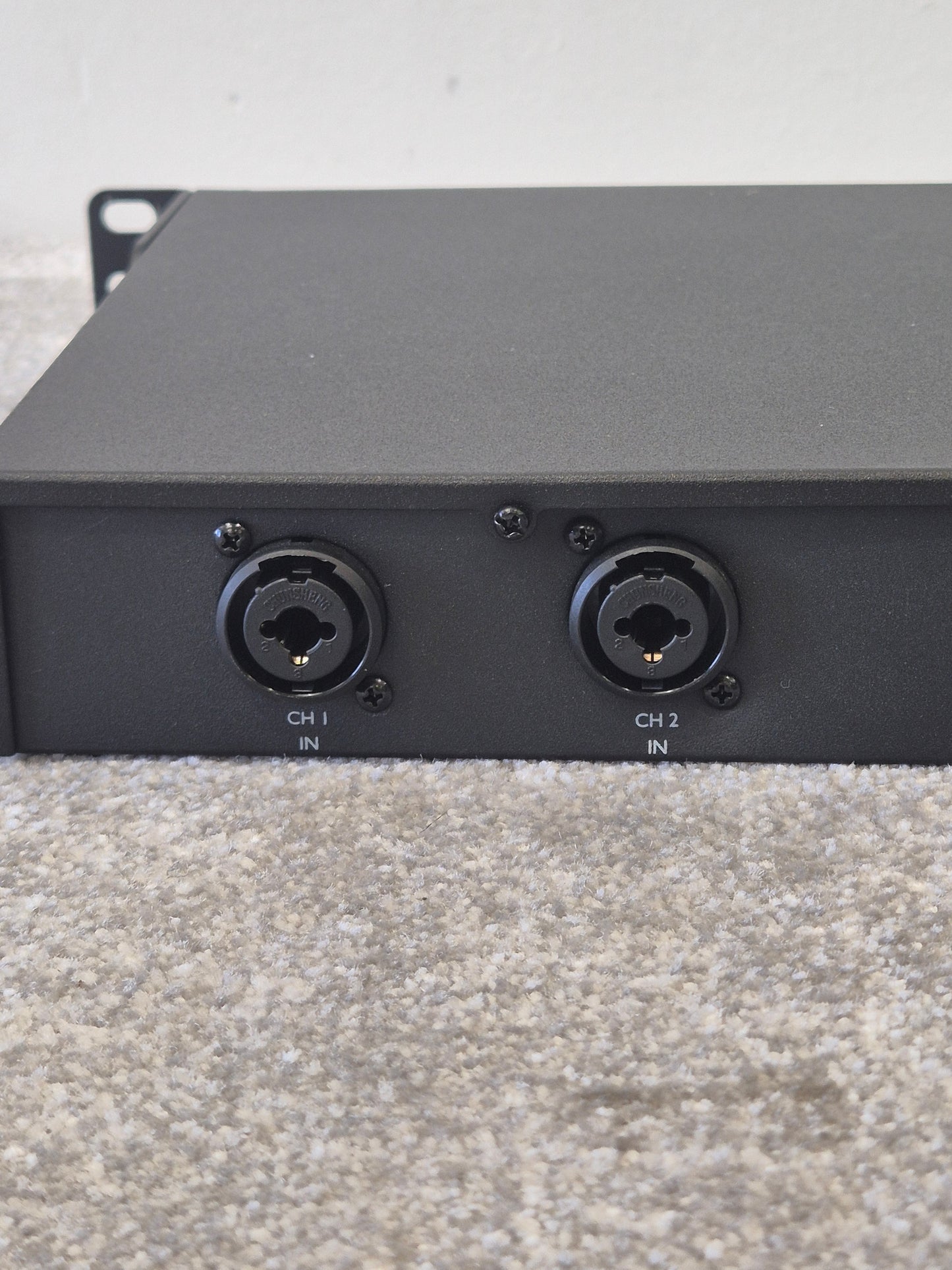 Revolabs HD Venue - Wireless Microphone System – Excellent