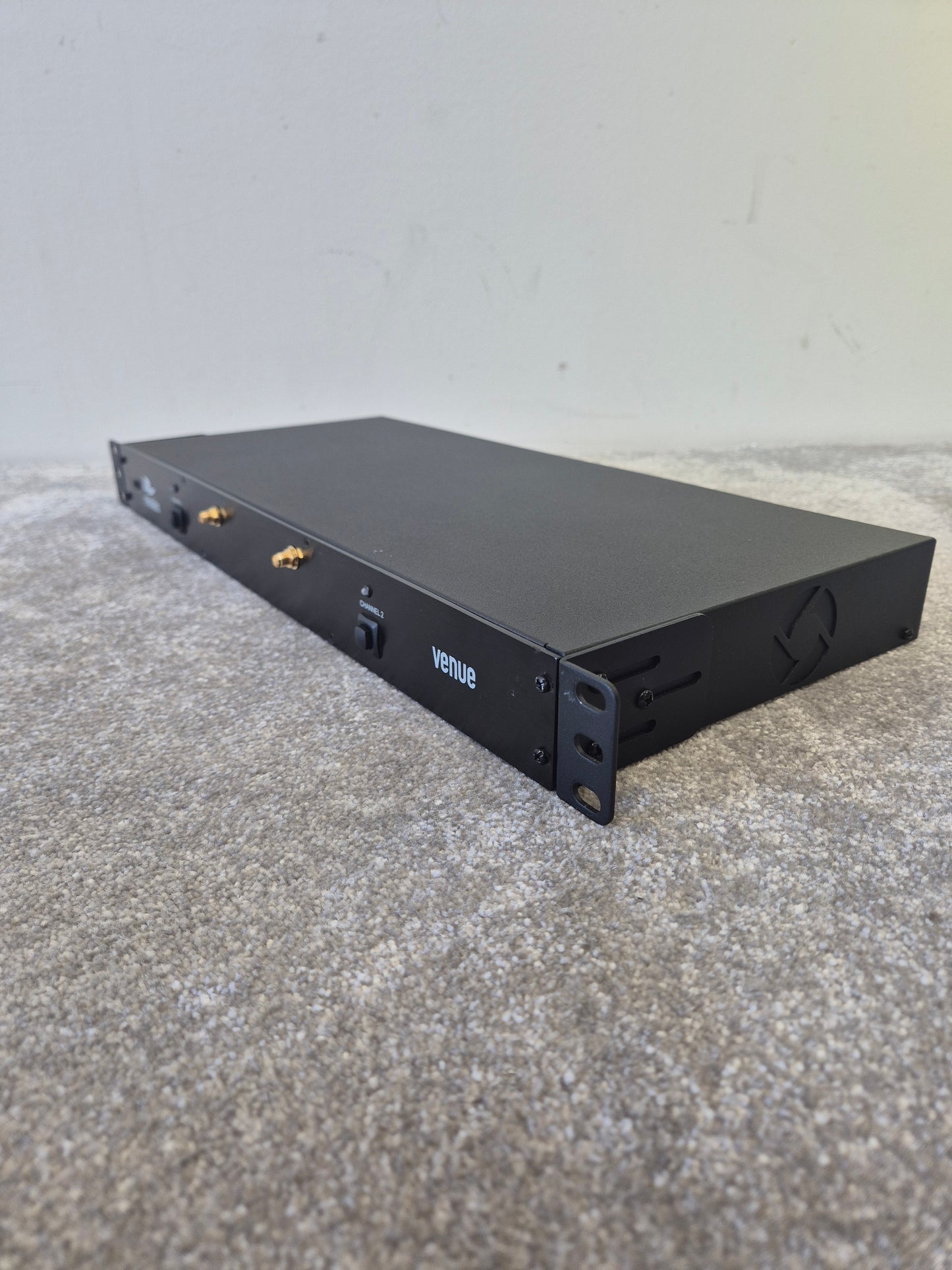 Revolabs HD Venue - Wireless Microphone System – Excellent