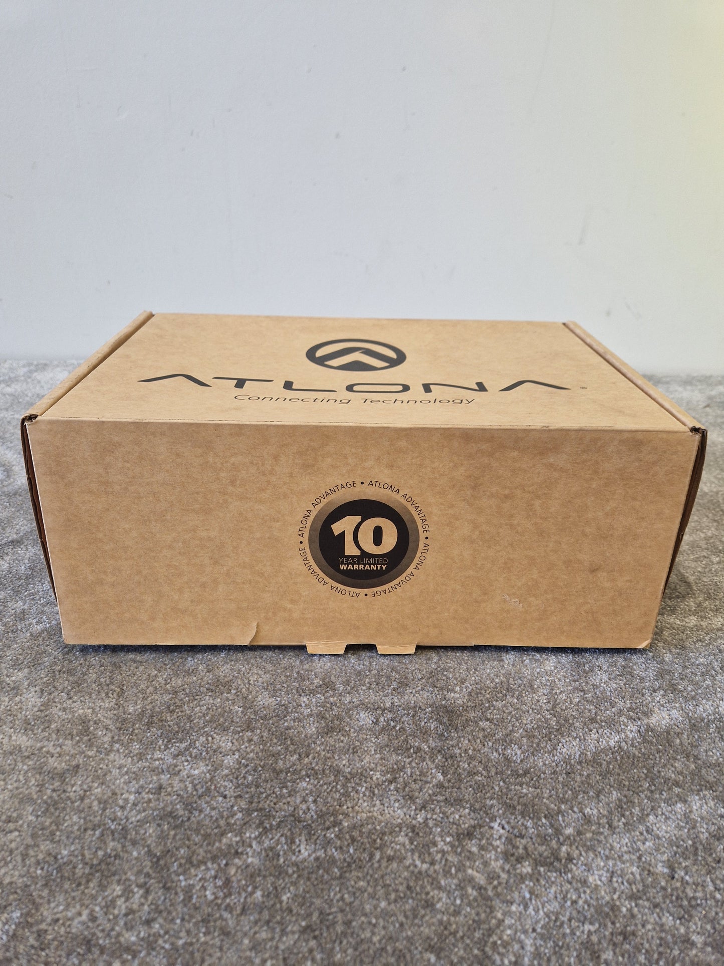 Atlona AT-UHD-HDVS-300-KIT – AV Switching System - Open Box New