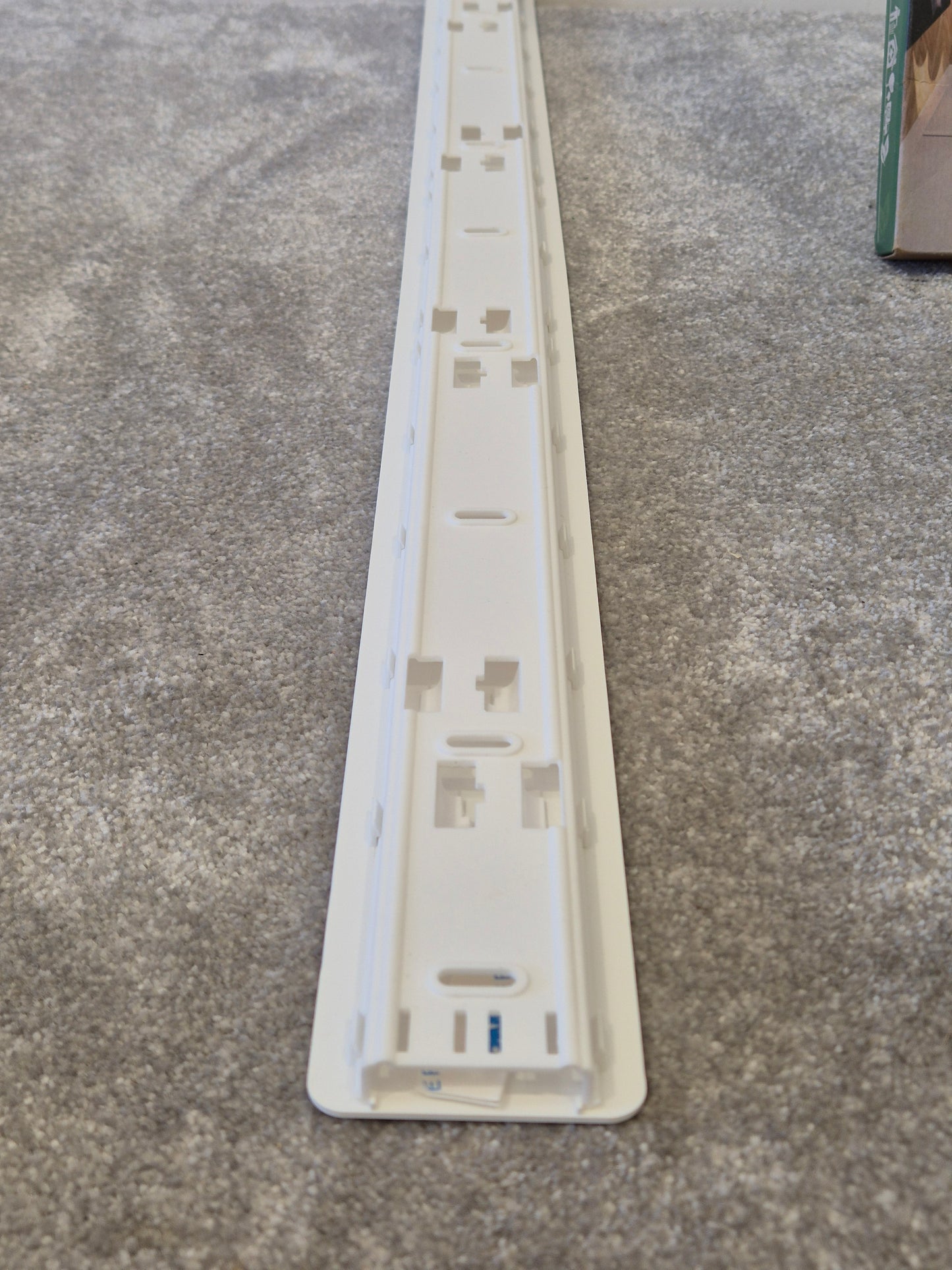 Vogels TVA 6000 - Cable Cover - Excellent w/ Original Box