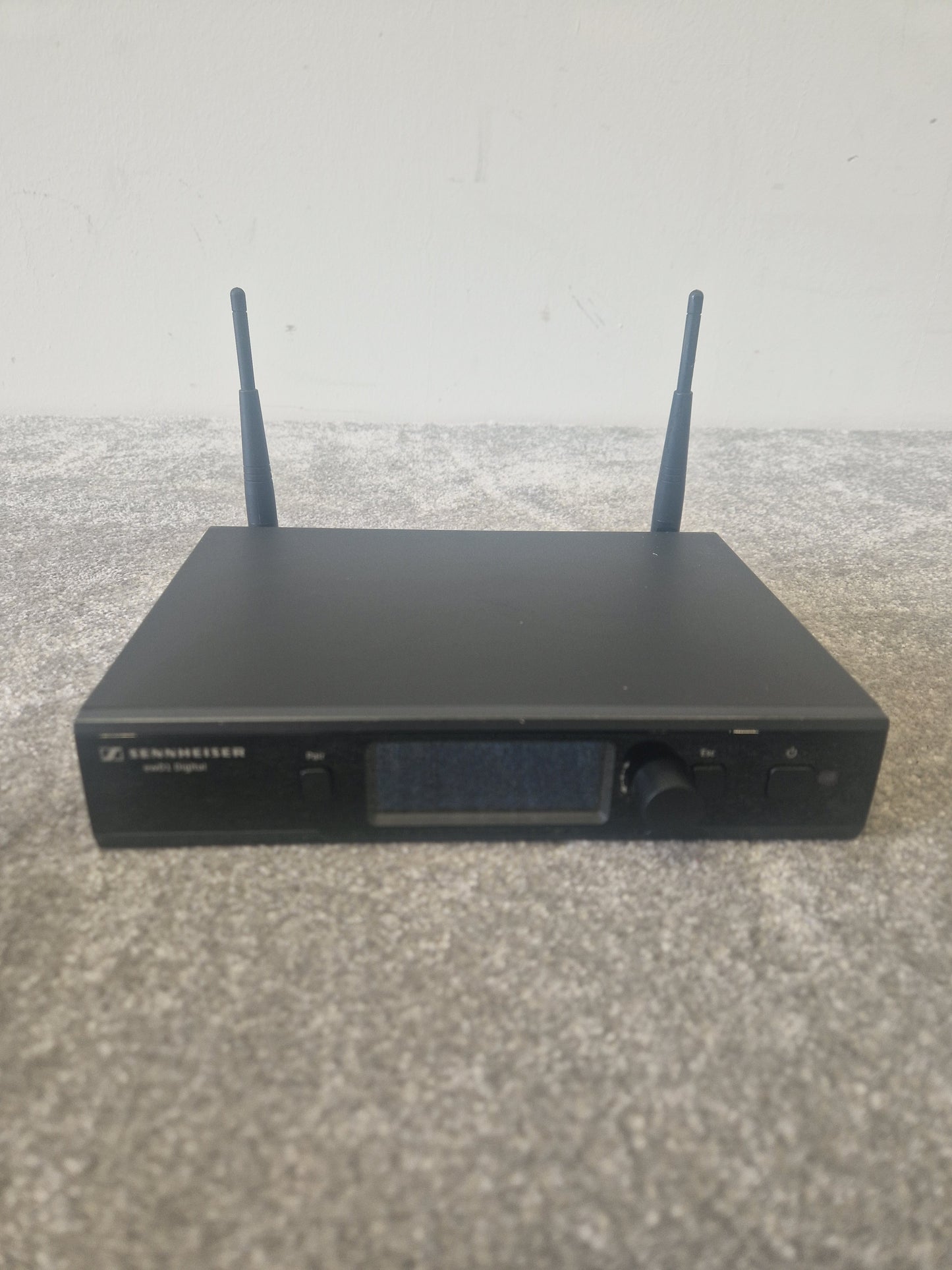 Sennheiser EM D1 Digital Wireless System - Built in DSP - Very Good