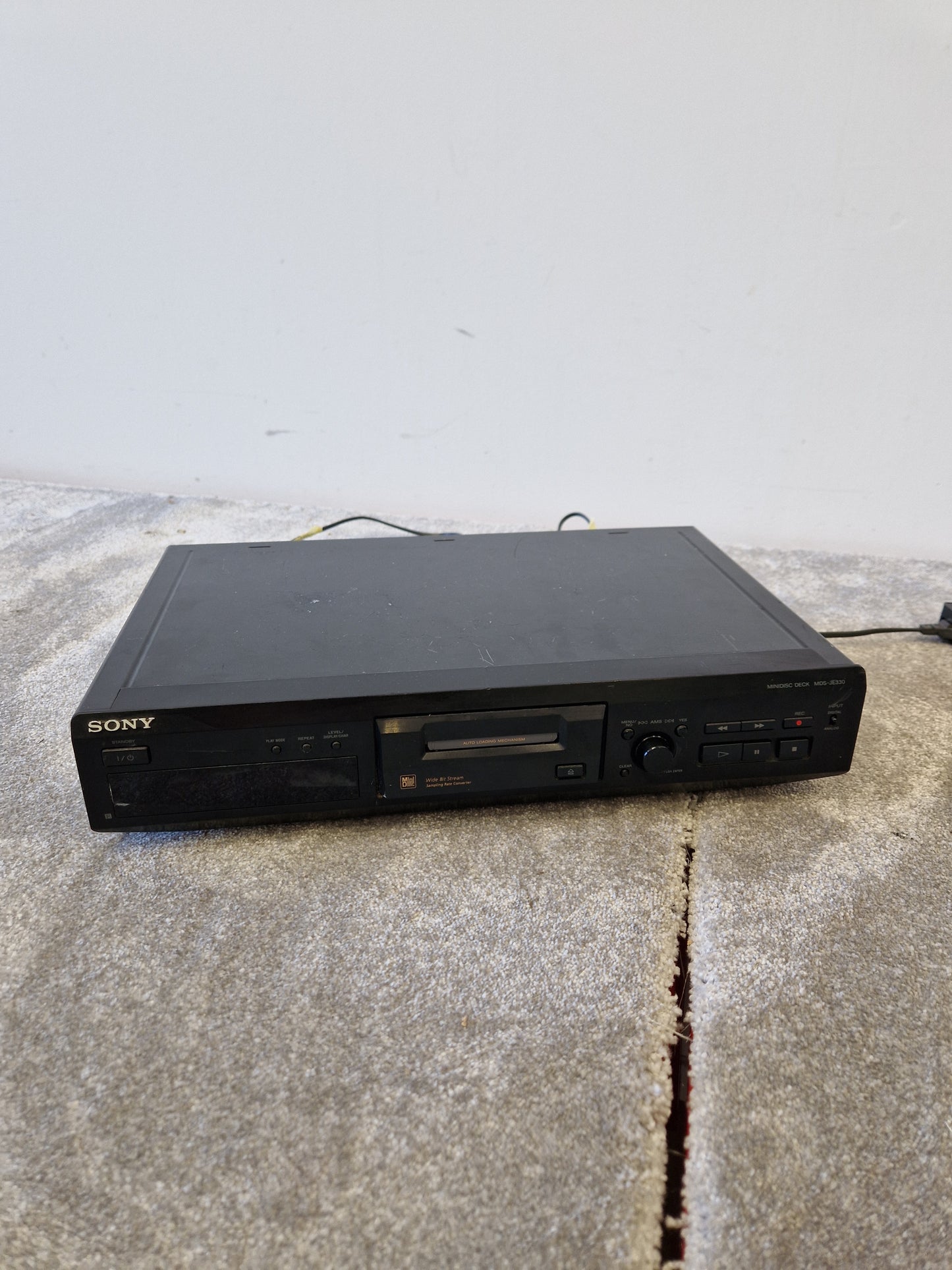 Sony MDS-JE330 MiniDisc Player – Portable Digital Audio Recorder w/ Remote Control - Spares or Repair