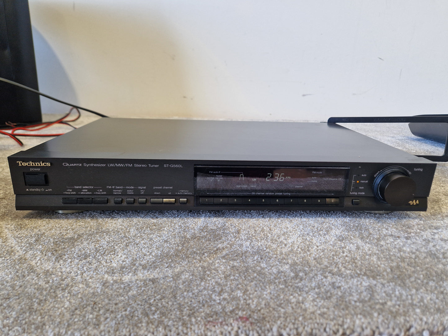 Technics ST-G560L Quartz Synthesizer LW/MW/FM Stereo Tuner – Digital Display - Excellent