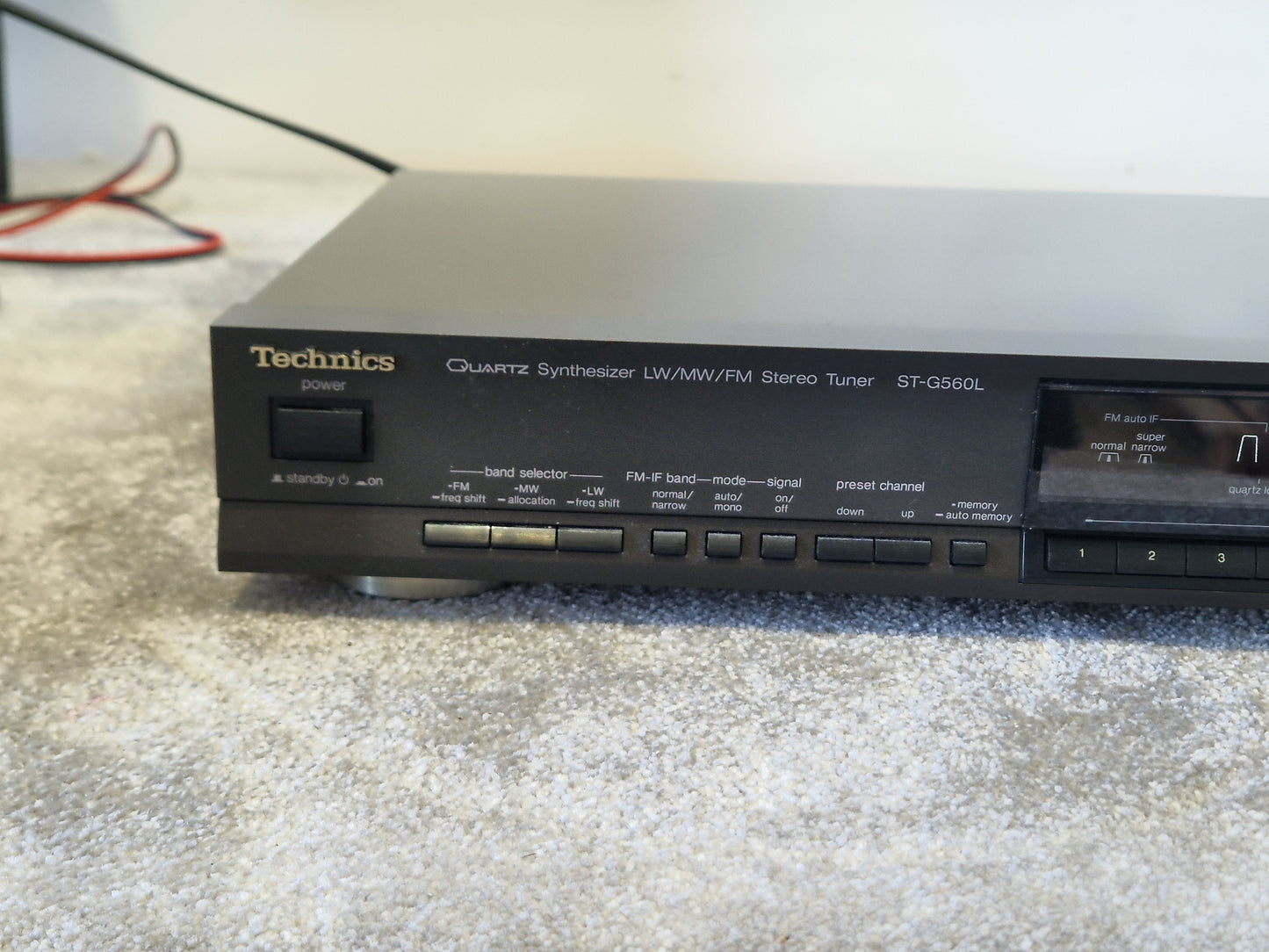 Technics ST-G560L Quartz Synthesizer LW/MW/FM Stereo Tuner – Digital Display - Excellent
